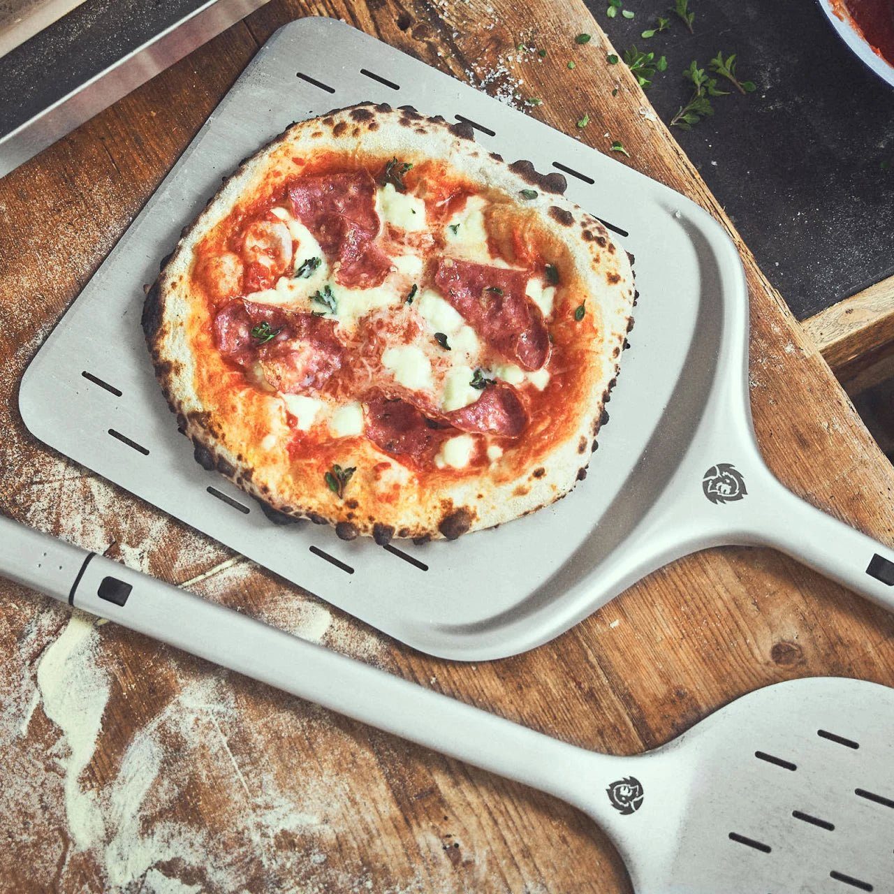 2 Pizzaschieber (Akazienholz temperaturbeständig tlg), Pizzawender Set BURNHARD & Pizzaschieber Pizzaschaufel, für Pizzaofen & Aluminium,