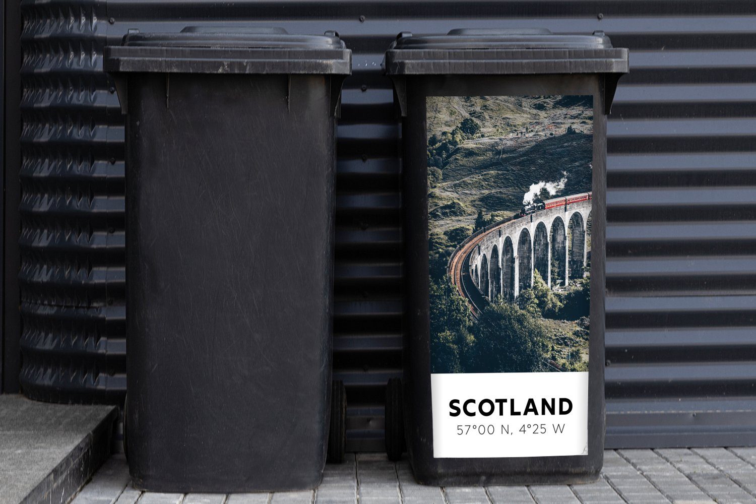 MuchoWow Wandsticker Zug - Sticker, Abfalbehälter - Mülltonne, St), Eisenbahn Mülleimer-aufkleber, Schottland Sommer Container, - (1
