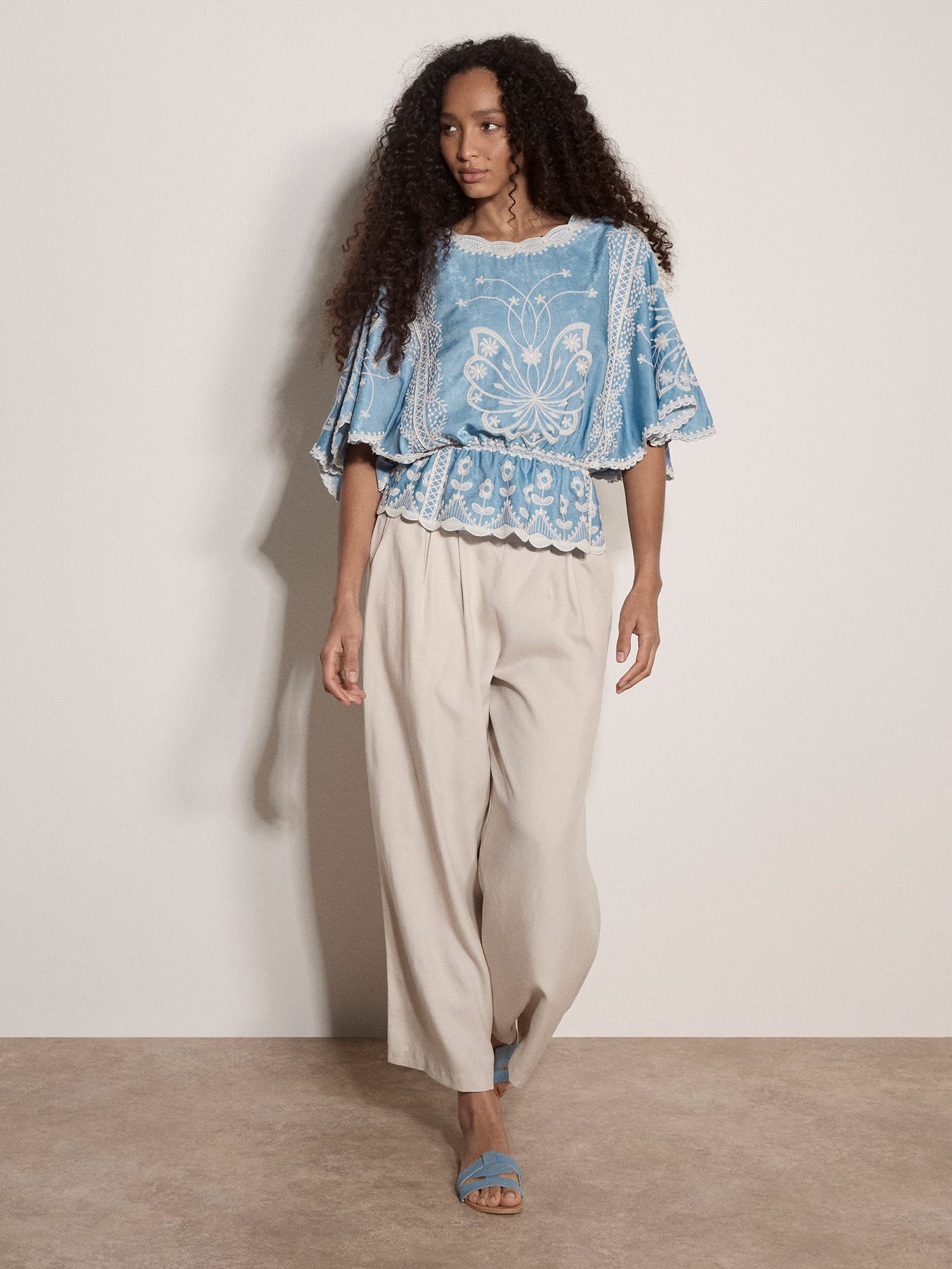 Apricot Blusenshirt Blusenbluse mit Blumenstickerei Stickerei