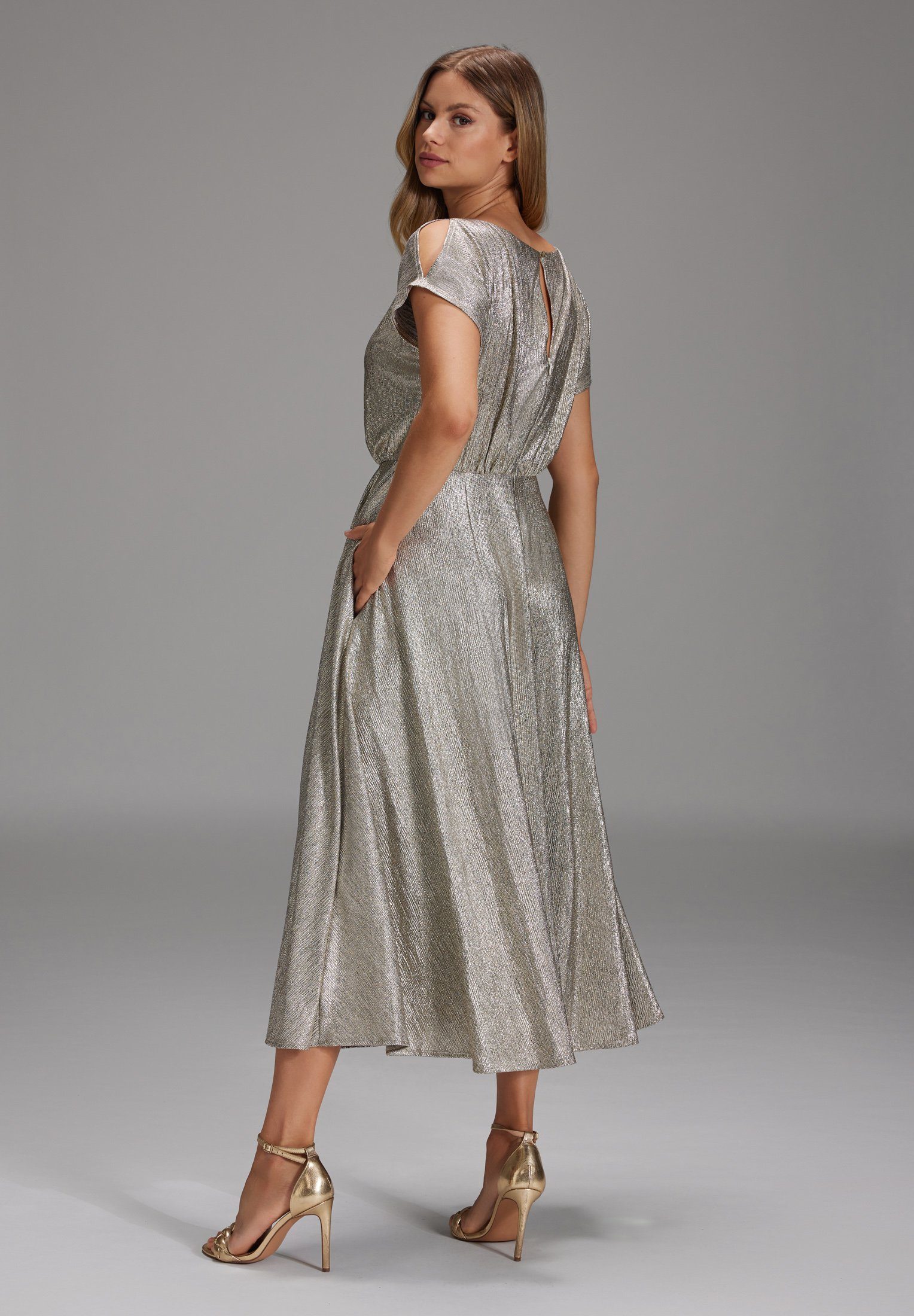 SWING Cocktailkleid Taillierter Schnitt mit fließendem günstig online kaufen