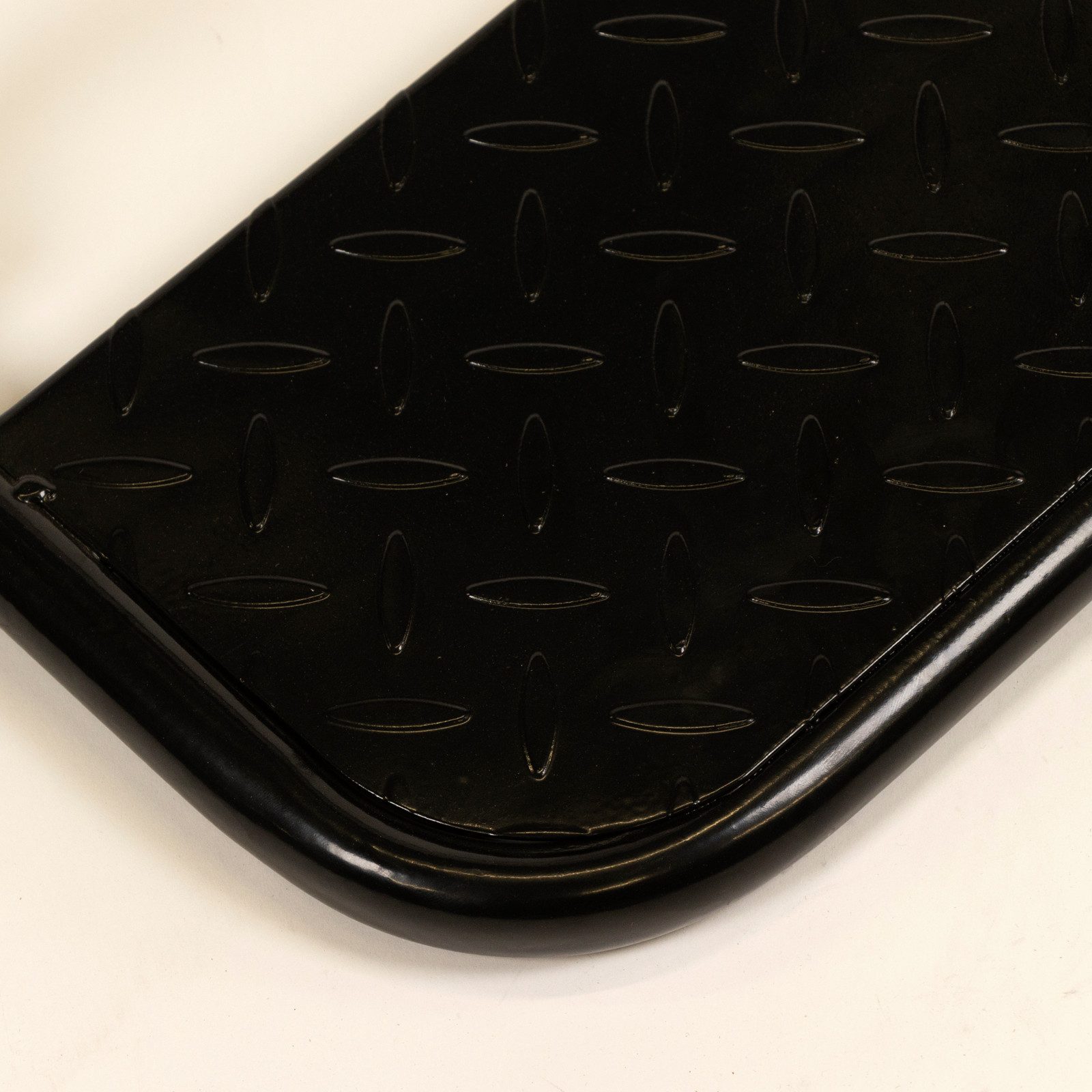 AG Automotive Auffahrrampe Radtritt Trittstufe für 14 bis 20 Zoll Felgen klappbar schwarz (Maße: 550mm x 190mm x 25mm, 1-St., Einfach zu transportieren dank der klappbaren Ausführung), Perfekte Hilfe für z.B. die Dachboxbeladung, Montage von Dachträgern