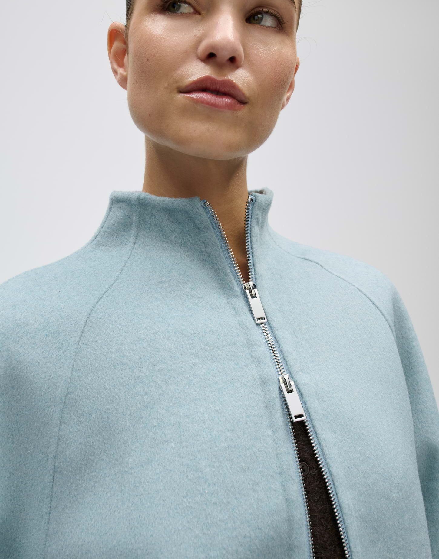 OPUS Wolljacke Helisu aus pflegeleichtem Material Gerader Schnitt mit Raglanärmeln und Zwei-Wege-Zipper – Bild 4 von 5
