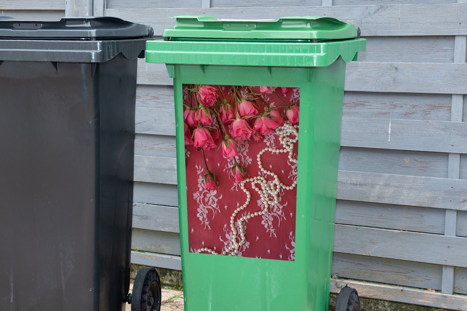 MuchoWow Wandsticker Perlenketten entlang Bouquet mit (1 rosa Abfalbehälter Sticker, Mülltonne, Mülleimer-aufkleber, Container, Rosen St)