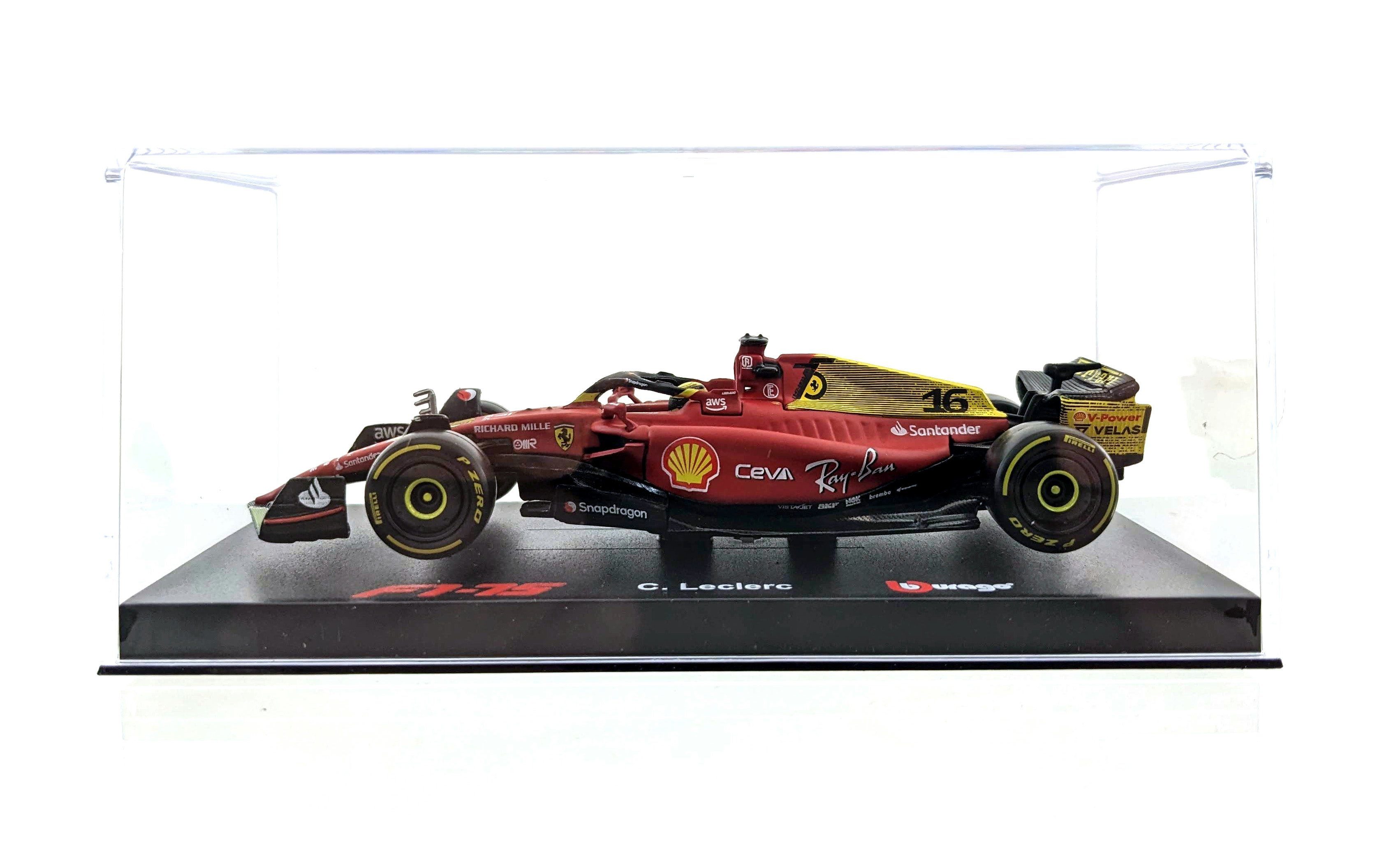 Bburago Modellauto Ferrari F1-75 Leclerc #16 Monza-Ausführung, Maßstab 1:43, in Sammler-Acrylbox