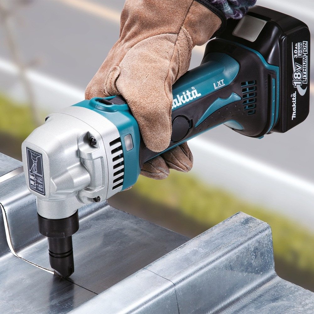 Makita Akku-Knabber, 18 in V, 18V, DJN161RTJ, 2,5 mm, 2 x 5 Ah Li-Ion in MAKPAC 3