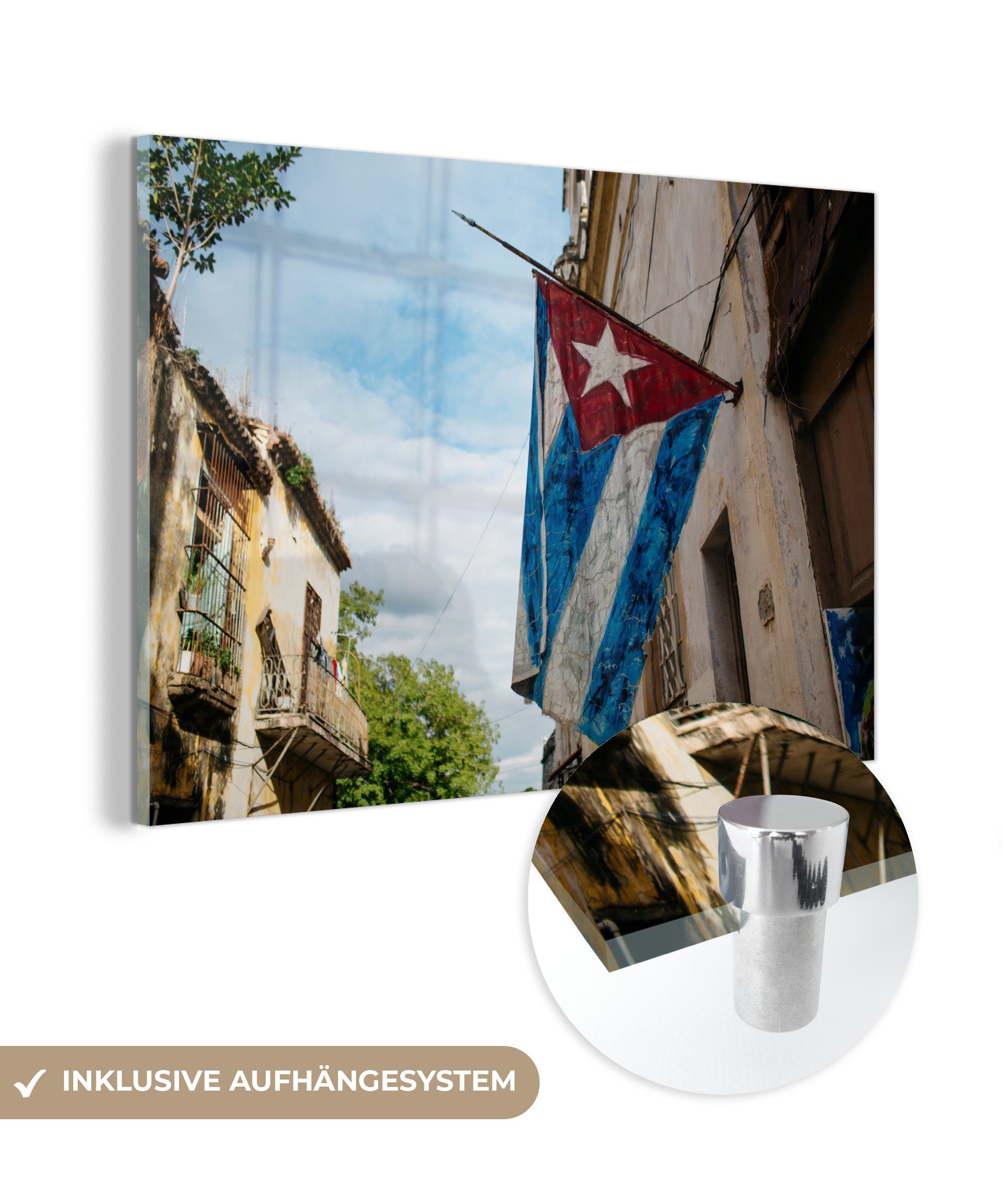 MuchoWow Acrylglasbild Die kubanische Flagge hängt an einem Haus in Habana Vieja, (1 St), Acrylglasbilder Wohnzimmer & Schlafzimmer