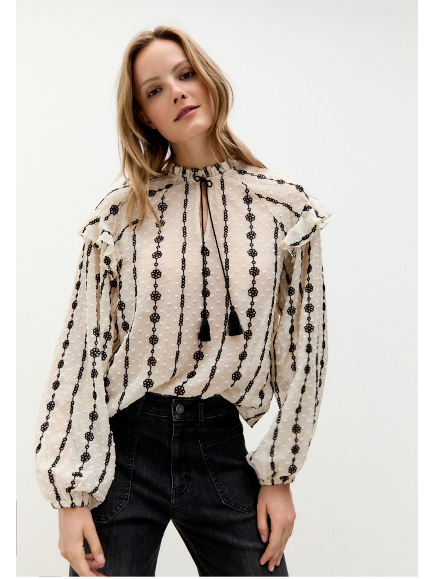 MORE&MORE Langarmbluse feminine Langarmbluse mit Stickerei