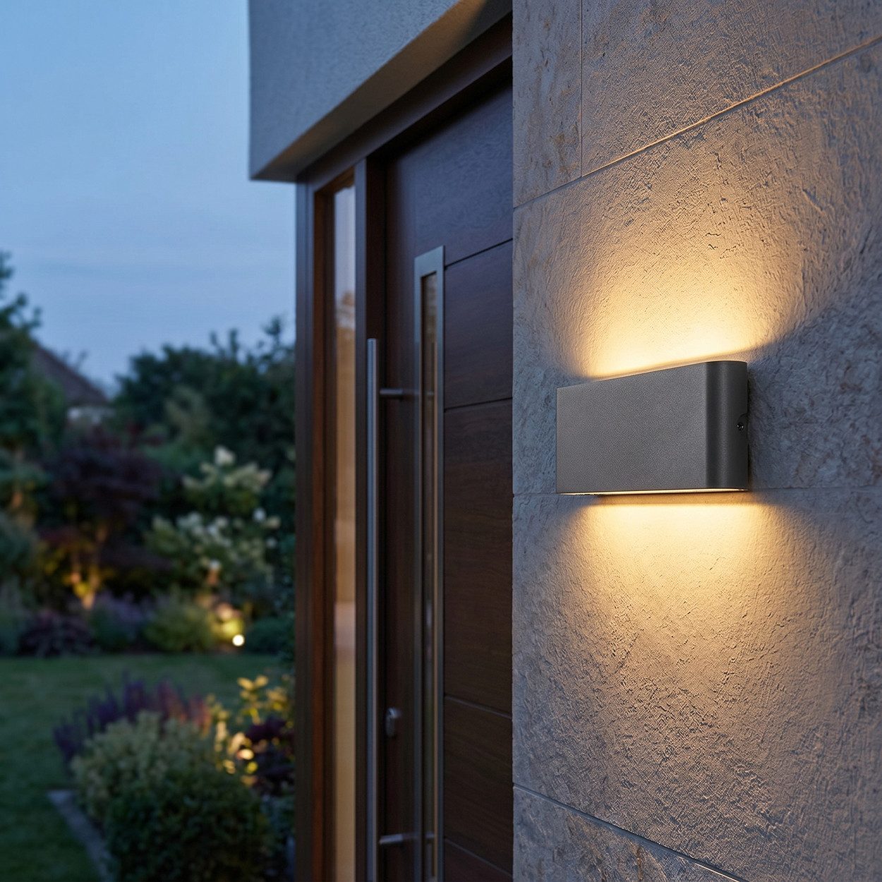 hofstein Außen-Wandleuchte Außenwandlampe aus Metall/Kunststoff in Anthrazit/Weiß, LED wechselbar, 3000 Kelvin, Wandleuchte im modernen Design für Garten, Außenfassade, Hof, IP54