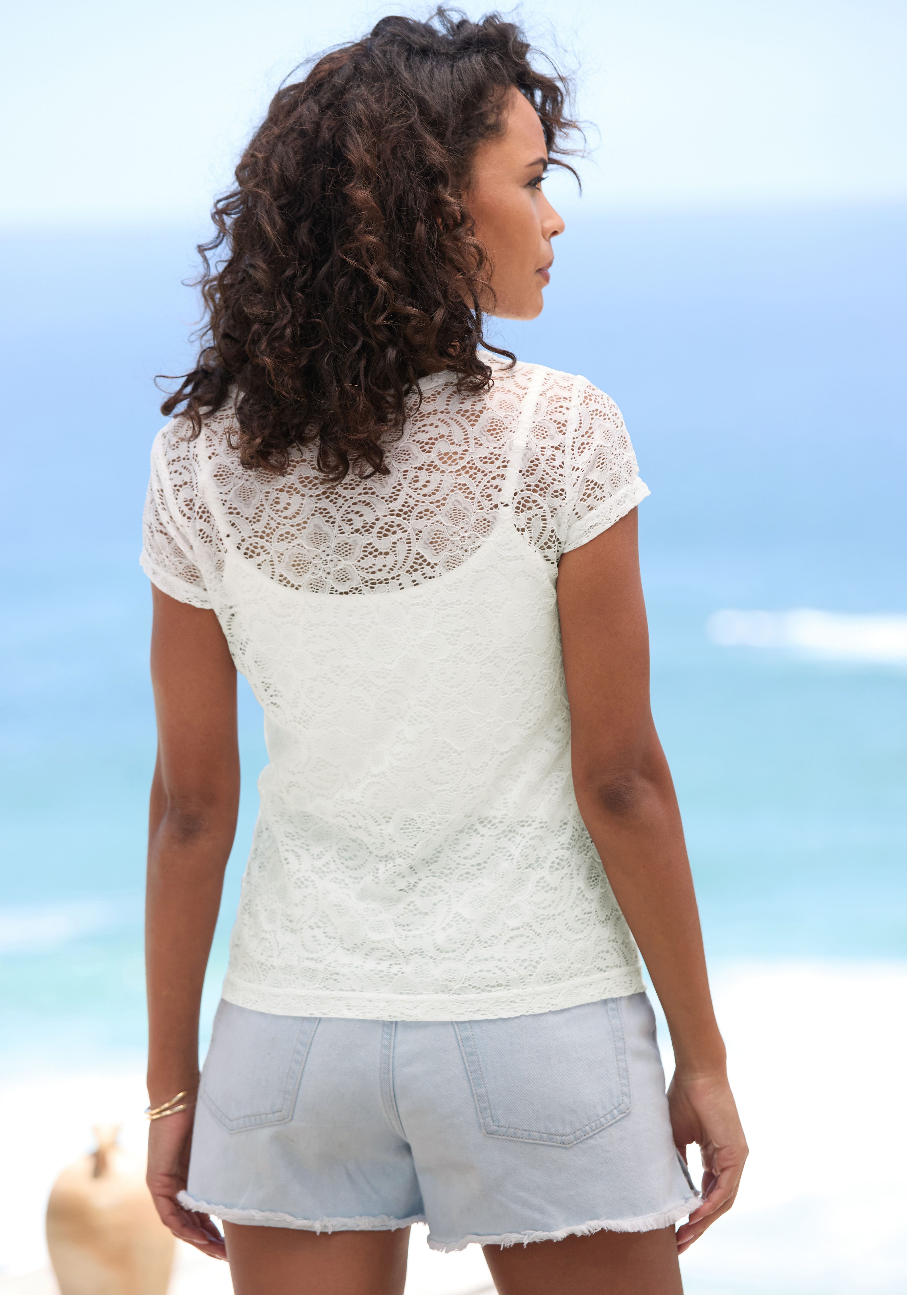 LASCANA Spitzenshirt (Packung, mit Spaghettitop) T-Shirt aus transparenter Spitze mit Blumenmuster, Partyshirt