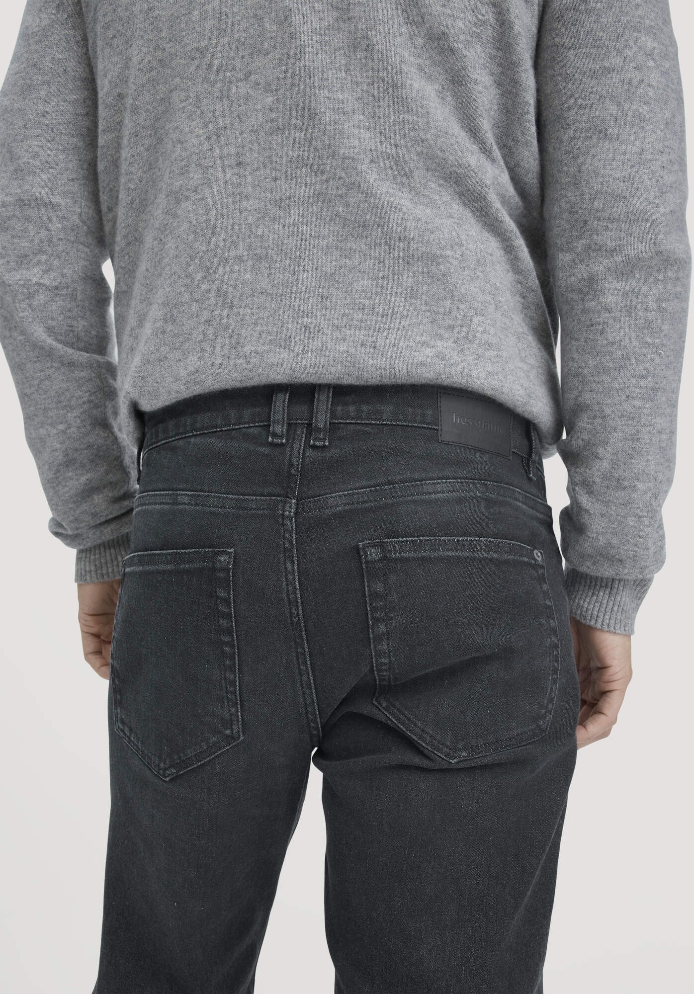 Hessnatur Bequeme Jeans BETTER RECYCLING aus Bio-Denim (1-tlg) BETTER RECYCLING aus Bio-Denim