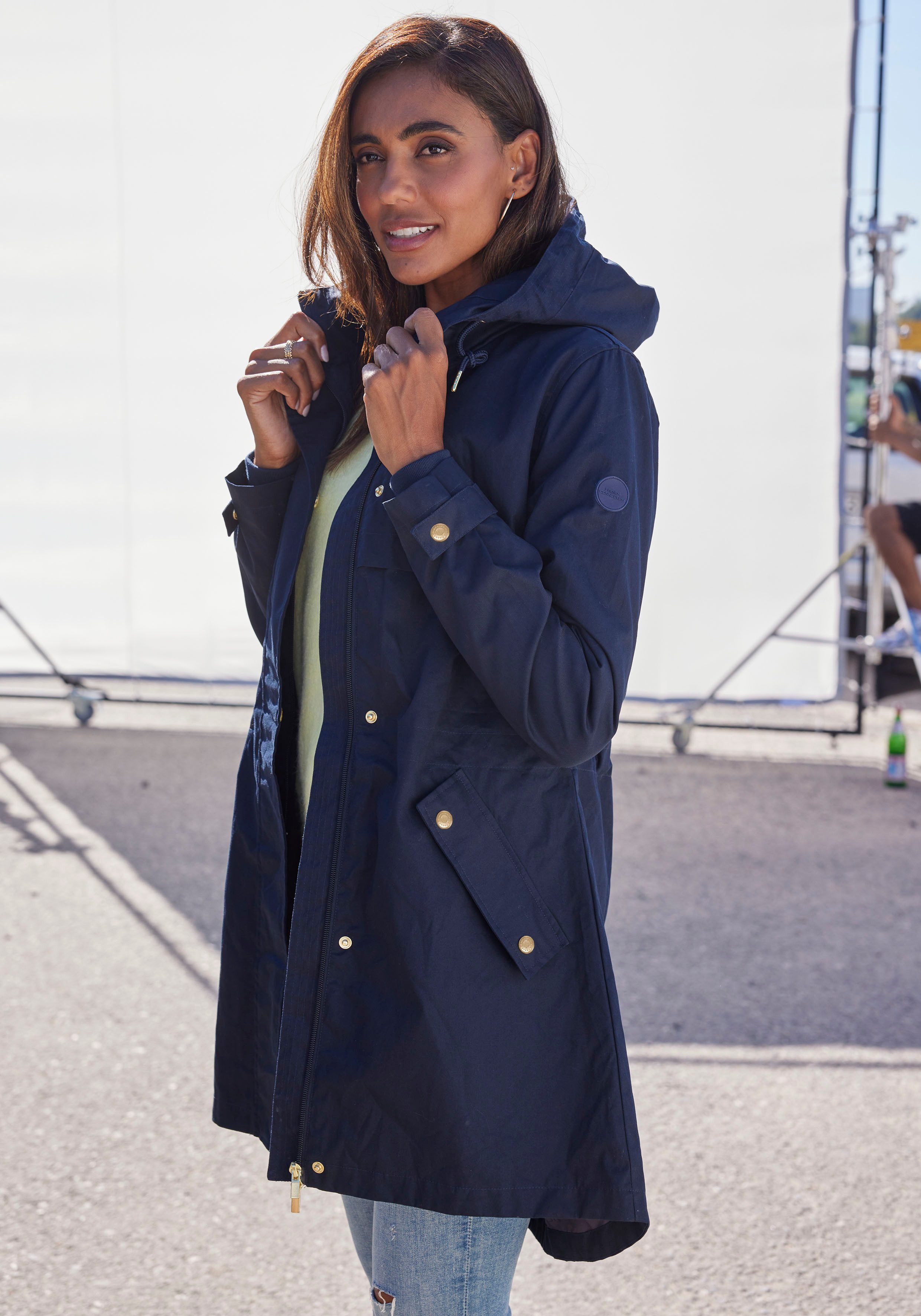 French Connection Outdoorjacke Saumschlitz mit Druckknöpfen auf der Rückseite