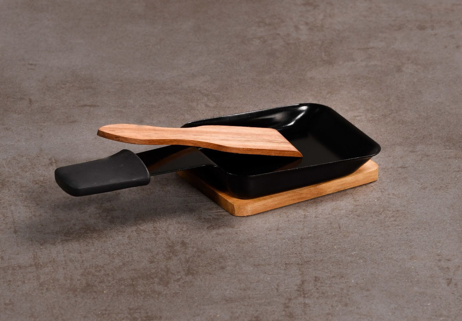 Gravidus Schneidebrett 8er Set Raclette Brettchen Untersetzer für Raclette-Schalen aus Akazie – Bild 3 von 4