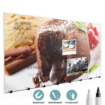 Primedeco Garderobenpaneel Magnetwand und Memoboard aus Glas Schokoladen Lavakuchen