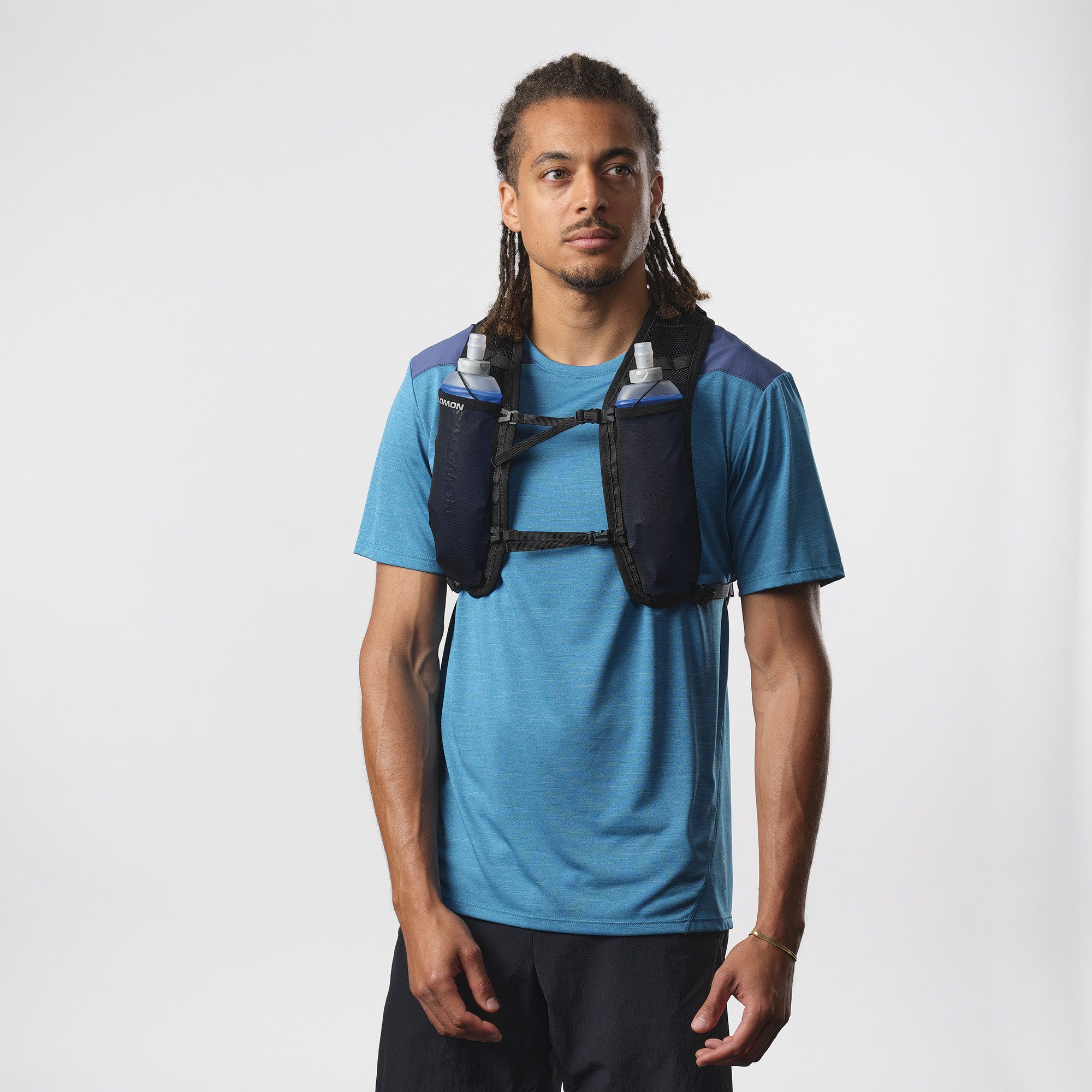 Salomon Sportrucksack CROSS 4, mit 4 l Volumen, aus Polyester, schmale Form – Bild 5 von 5