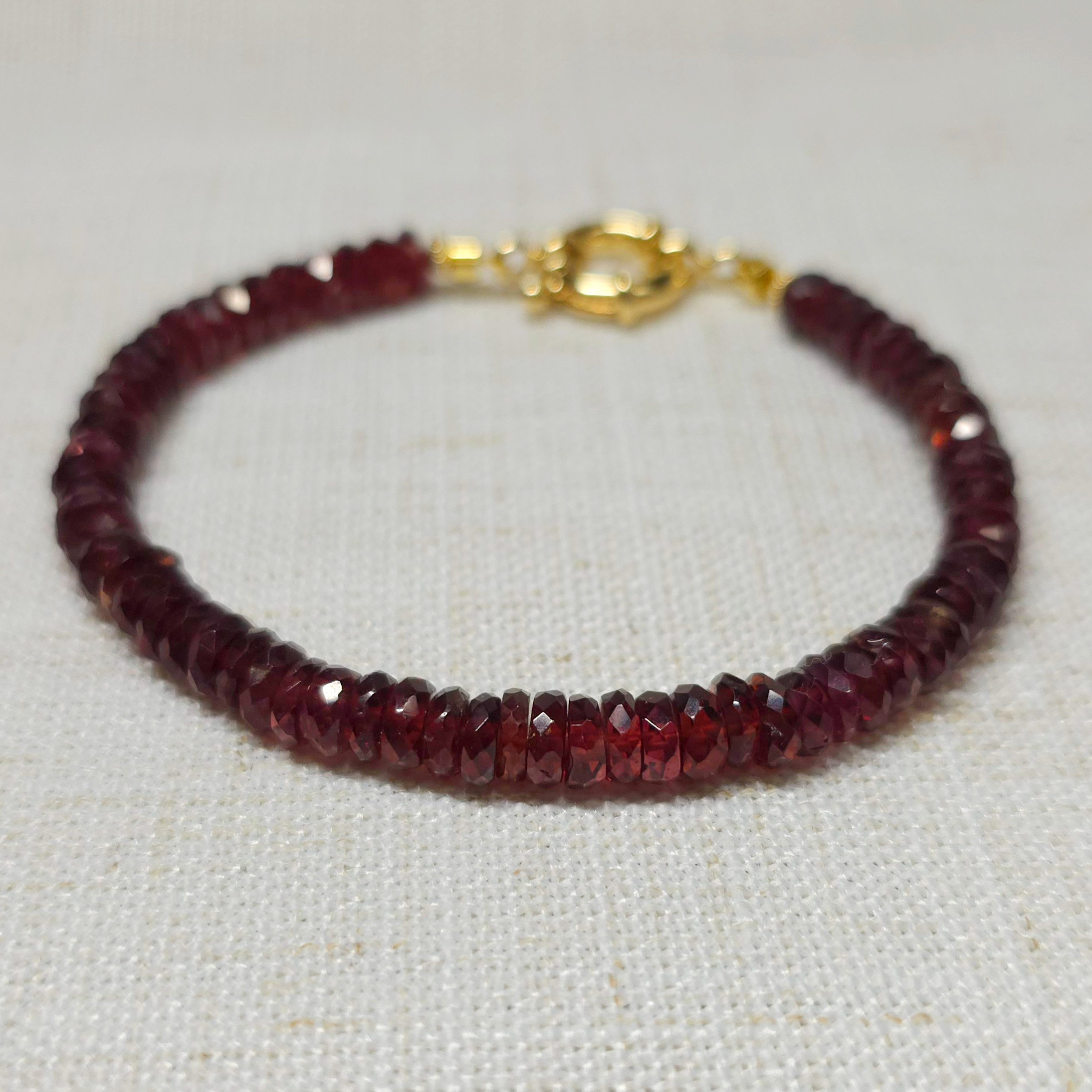 GOLDEN Armband Echtes Granat Armband, zartes Granat Stapelarmband Geburtsst günstig online kaufen