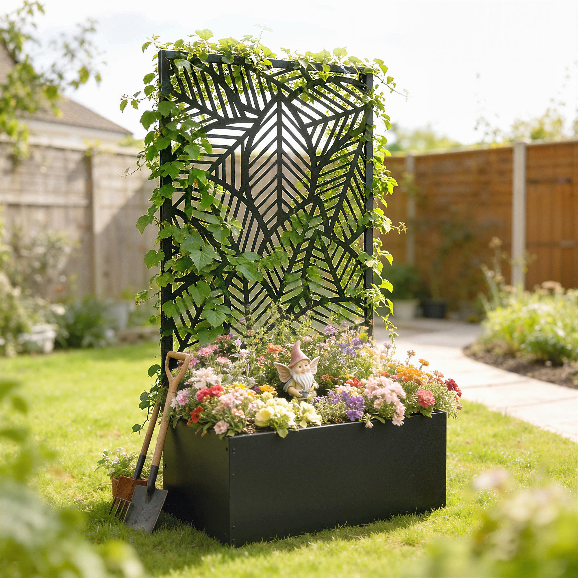 Outsunny Hochbeet mit Rankgitter (Set, 1 St), Kunstvolles Sichtschutzpanel mit Blattausschnitten