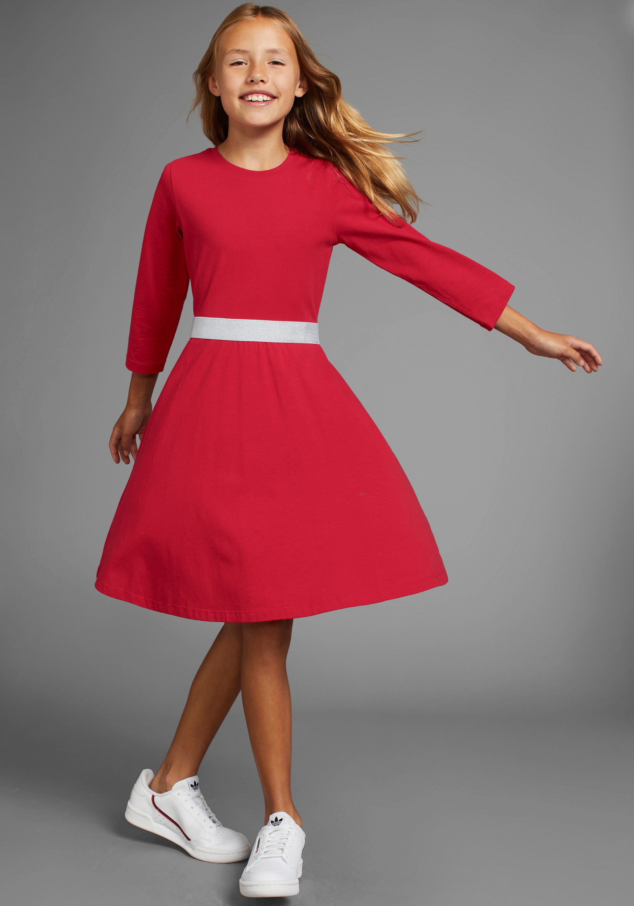 KIDSWORLD Skaterkleid mit Glitzerband festlich, kniefrei, 3/4-Ärmel, aus Baumwollmischung
