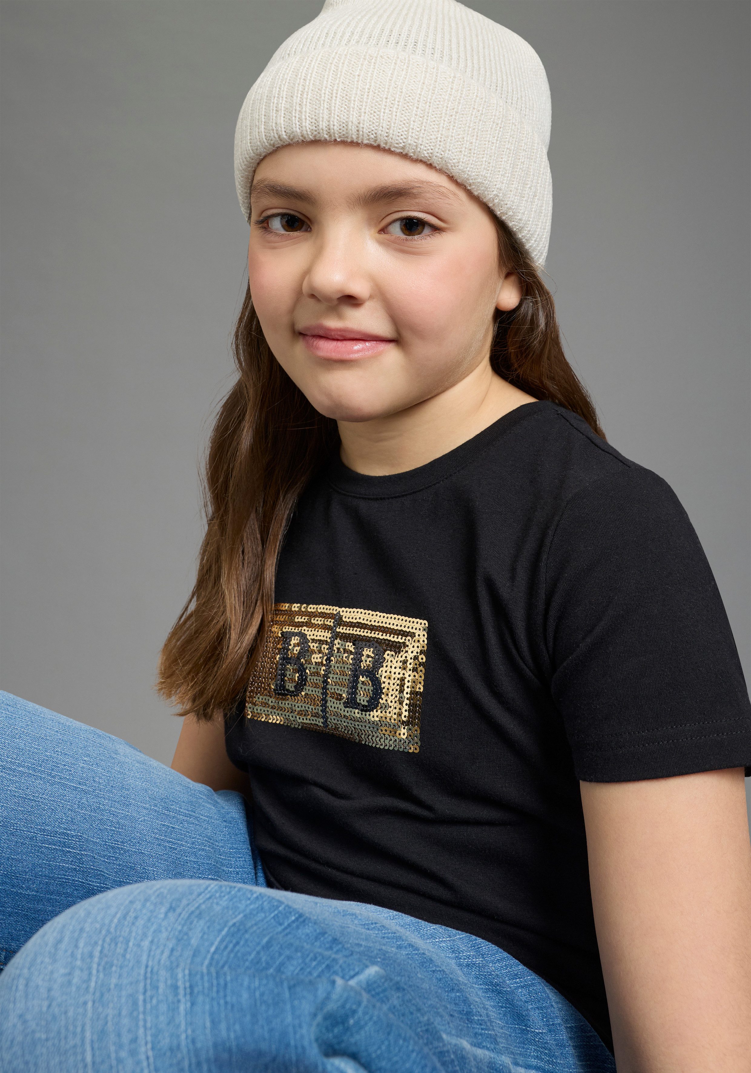 Bruno Banani T-Shirt Banani Paillettenshirt für modische Girls modische Basic-Passform, Kurzarm, mit Pailletten und Print