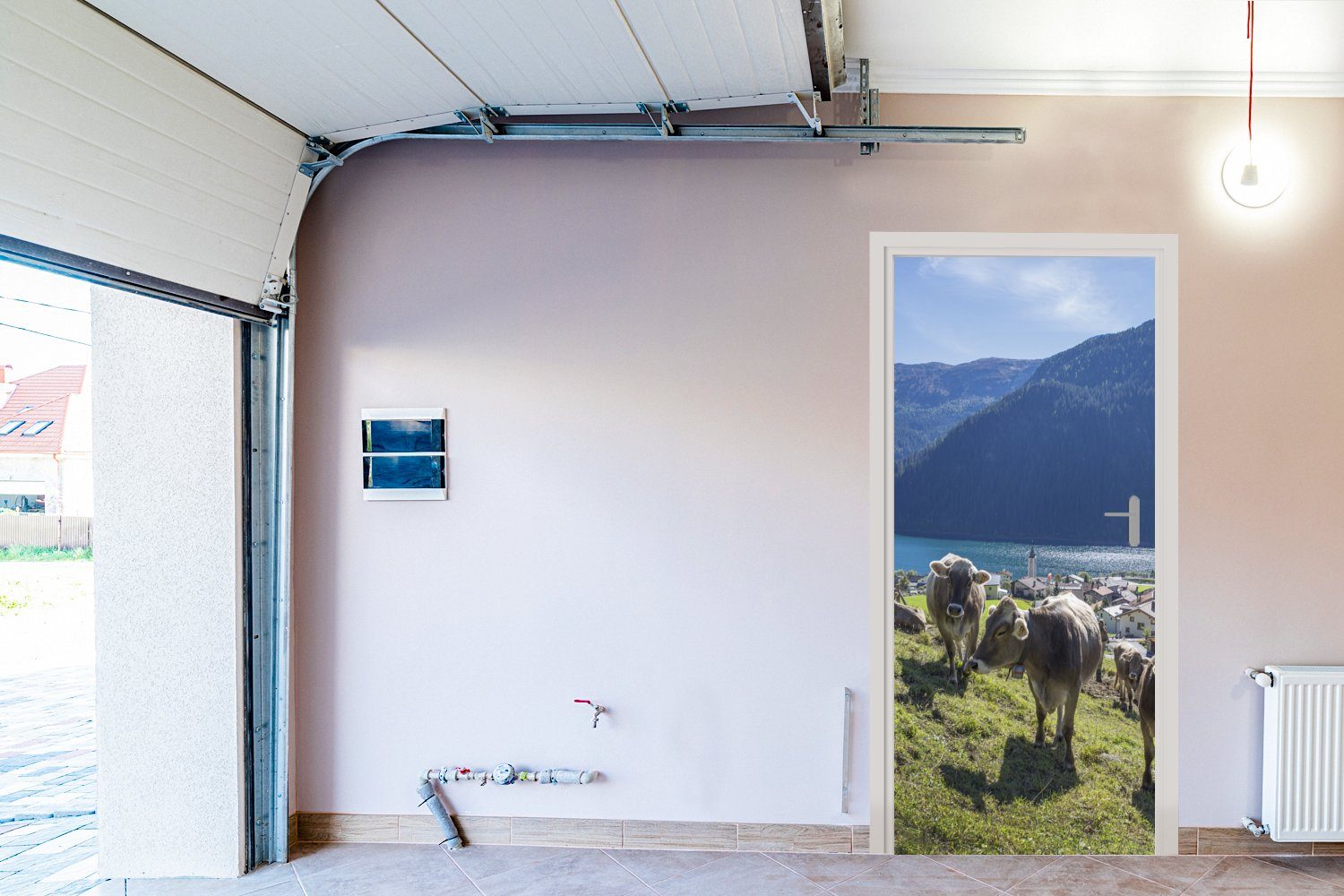 (1 Türtapete - Fototapete Alpen, Wasser bedruckt, Türaufkleber, für 75x205 Tür, - cm St), MuchoWow Kühe Matt,