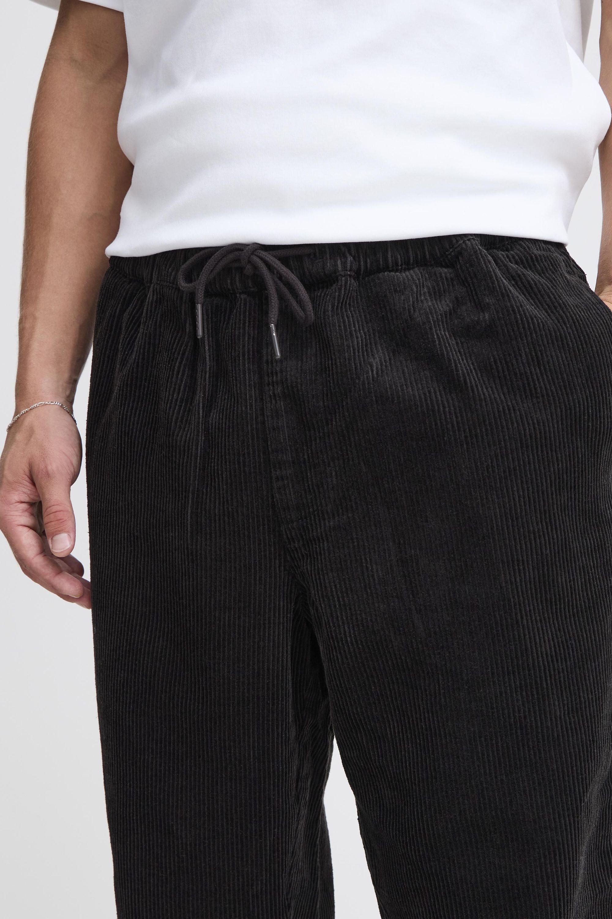 !Solid Cordhose SDGutti Cordhose mit elastischem Bund - Straight Fit
