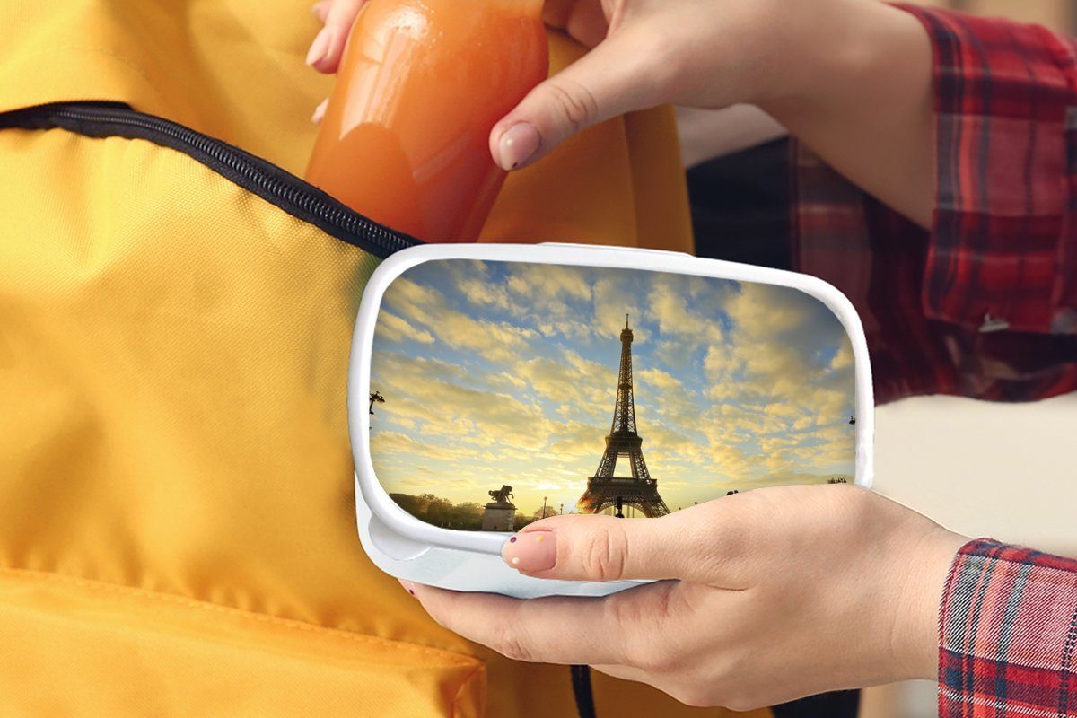 Kunststoff, Kinder einzigartigen Erwachsene, für und Eiffelturm Brotdose, aufgrund, Himmel Brotbox weiß Der Jungs mit MuchoWow Mädchen einem Lunchbox und für (2-tlg), orangefarbenen