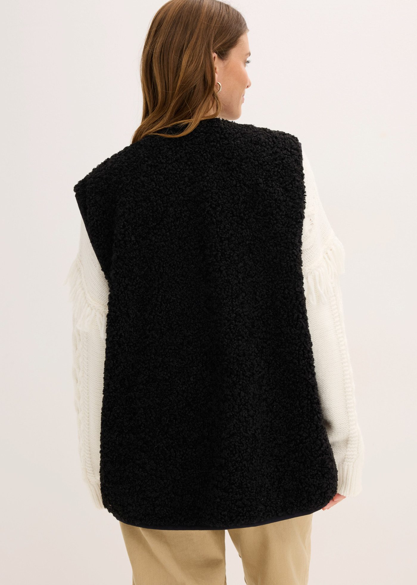 bonprix Plüschweste mit seitlichen Eingriffstaschen, aus Teddyfleece, Oversize-Passform – Bild 3 von 5