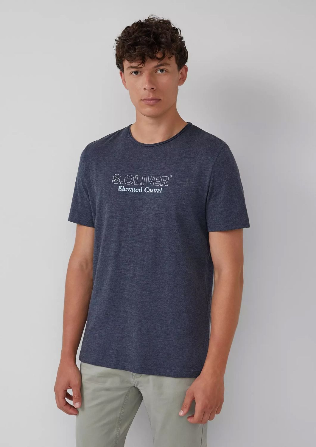 s.Oliver T-Shirt Basic Rundhals-Ausschnitt, mit Logo in klein oder groß auf der Brust