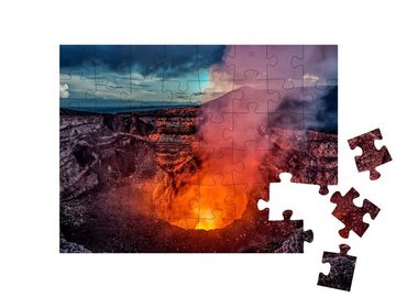puzzleYOU Puzzle Vulkanausbruch mit fließender Lava, Nicaragua, 48 Puzzleteile, puzzleYOU-Kollektionen Vulkane