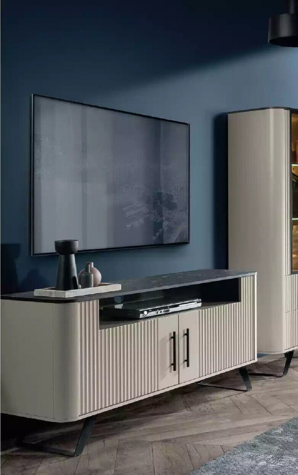 (1-St., TV-Schrank) TV-Schrank tv Wohnzimmer in Fernsehständer Lowboard TV-Schrank Europe Made Beige Holz JVmoebel