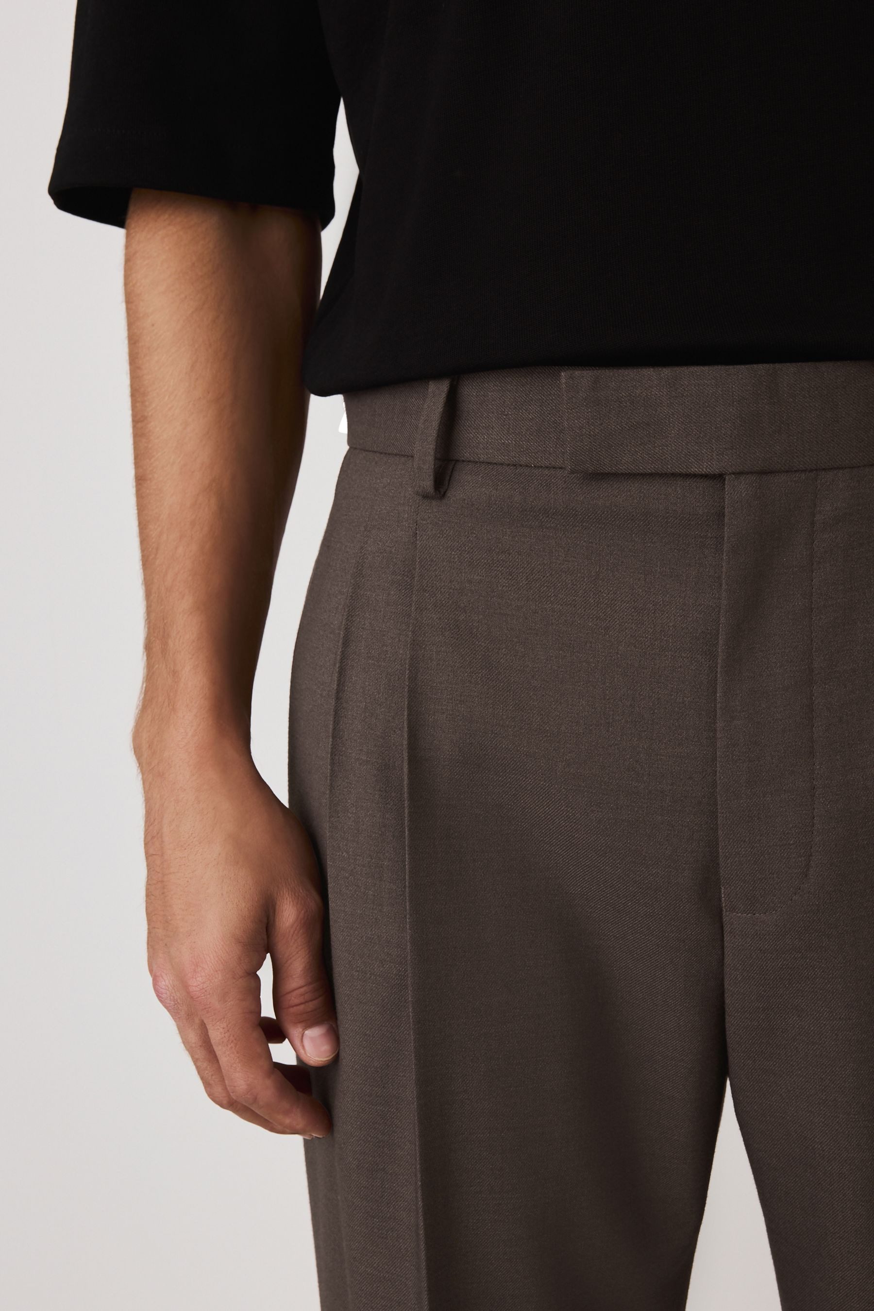 Next Bundfaltenhose Elegante Relaxed Fit Hose mit Bundfalten (1-tlg)