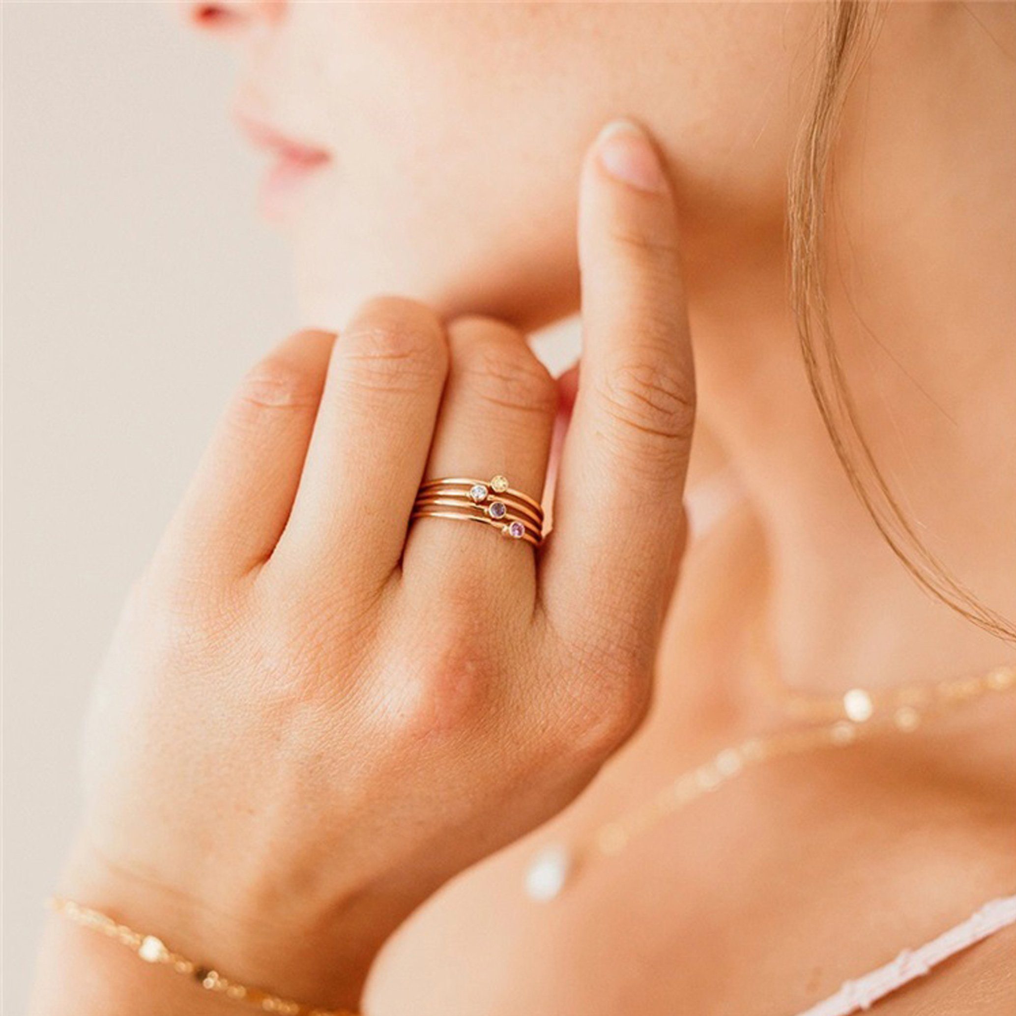 Minimalistischer Fingerring Geburtsstein GOLDEN Stein | zierlicher Februar Stapelring Silber Ring, mit