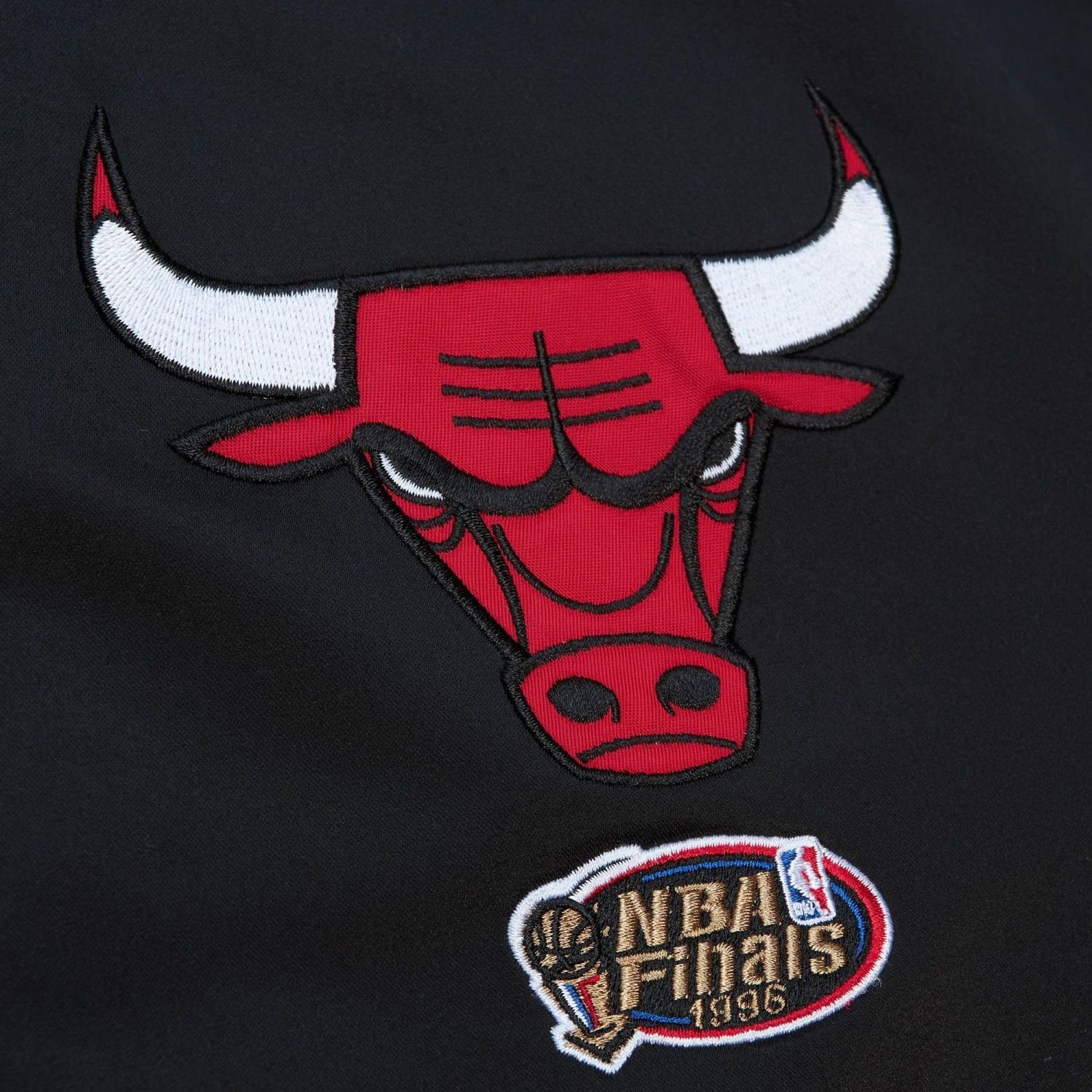 Mitchell Chicago Ness Bulls Varsity Satin & Windbreaker