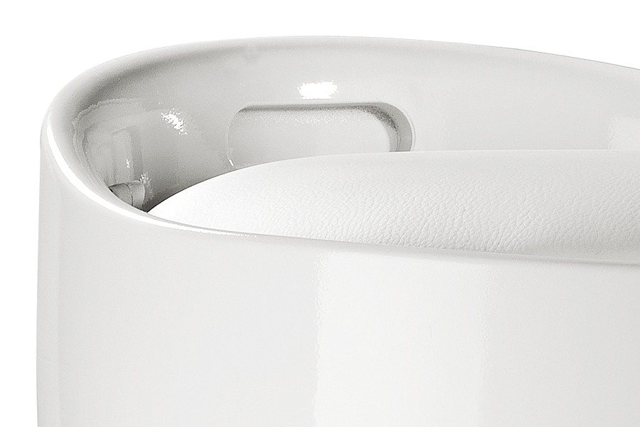 Hocker mit integriertem Wäschesammler Hocker mit integriertem Wäschesammler