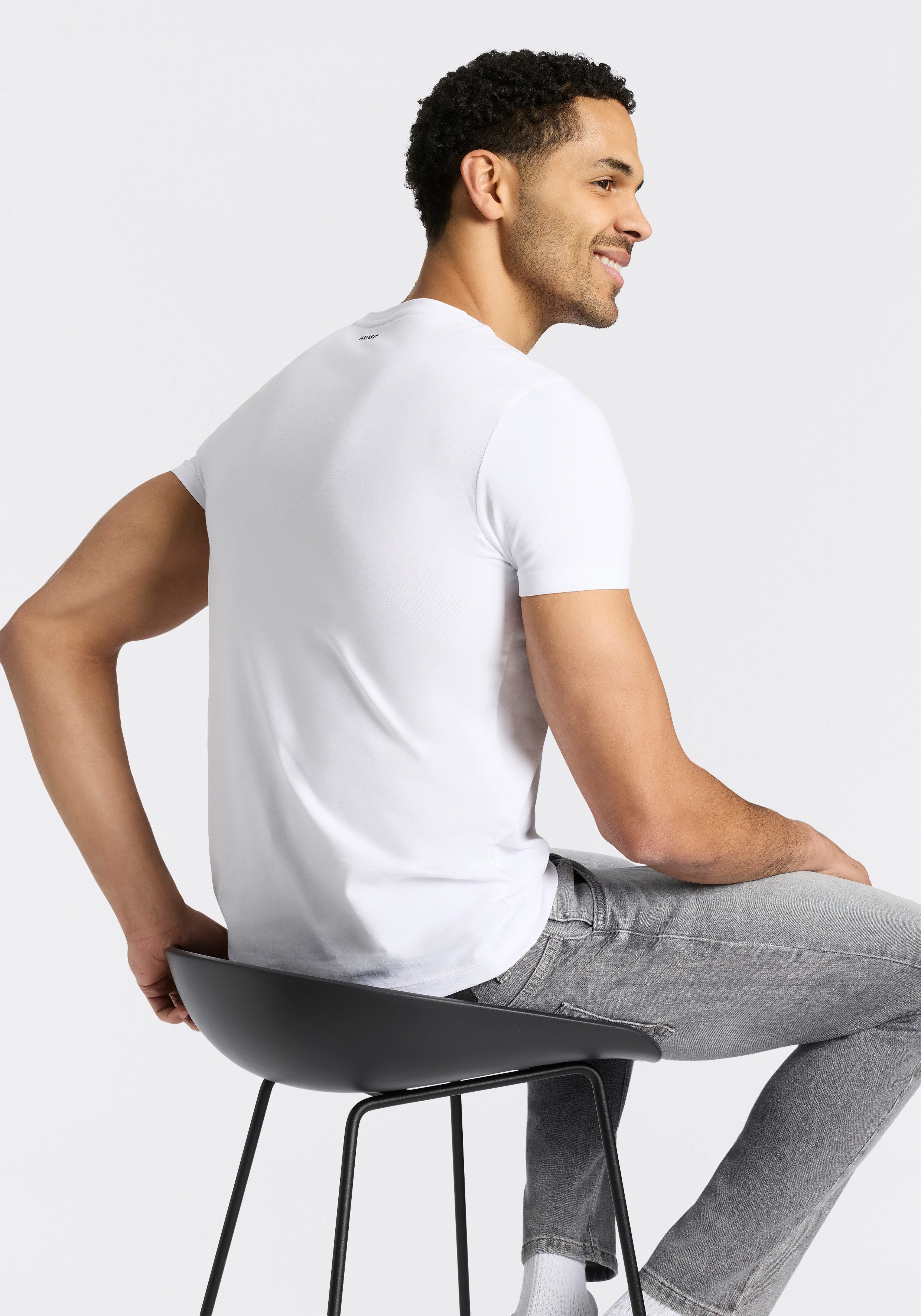 HUGO T-Shirt HUGO-Round (Packung, 2er) Rundhalsausschnitt, Slim-Fit, HUGO Logo-Druck