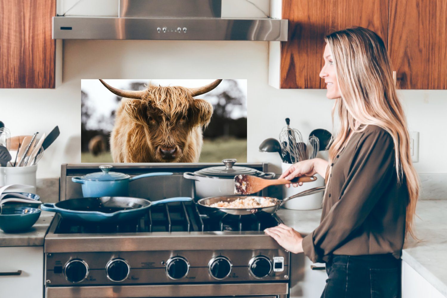 Küchen Natur, Fett und MuchoWow Highlander Wandschutz, Tiere - Gras Kuh für 60x30 - Schmutzflecken - gegen Küchenrückwand (1-tlg), - cm, Schottischer
