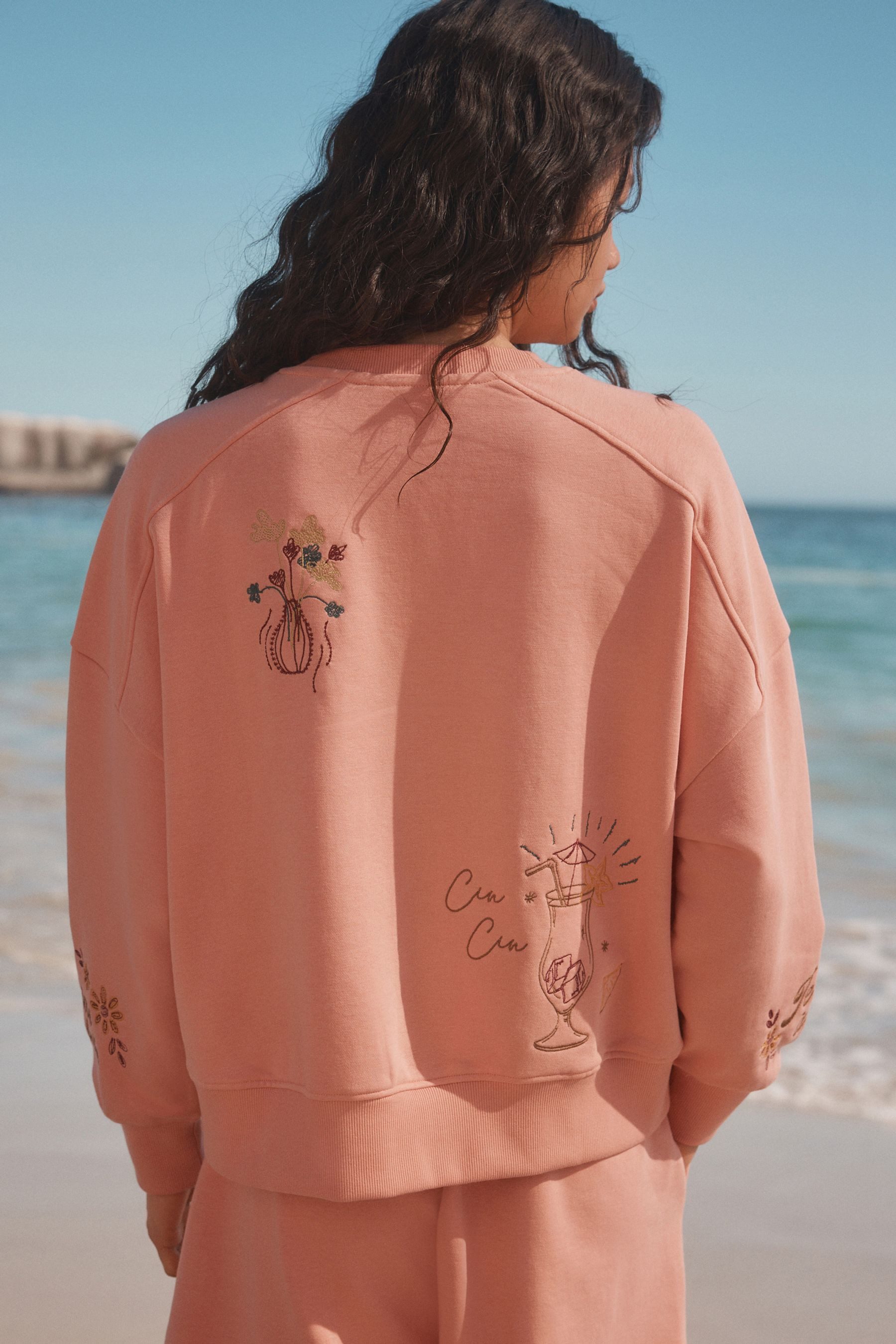 Next Sweater Sweatshirt mit Grafikprint und Stickerei (1-tlg) günstig online kaufen