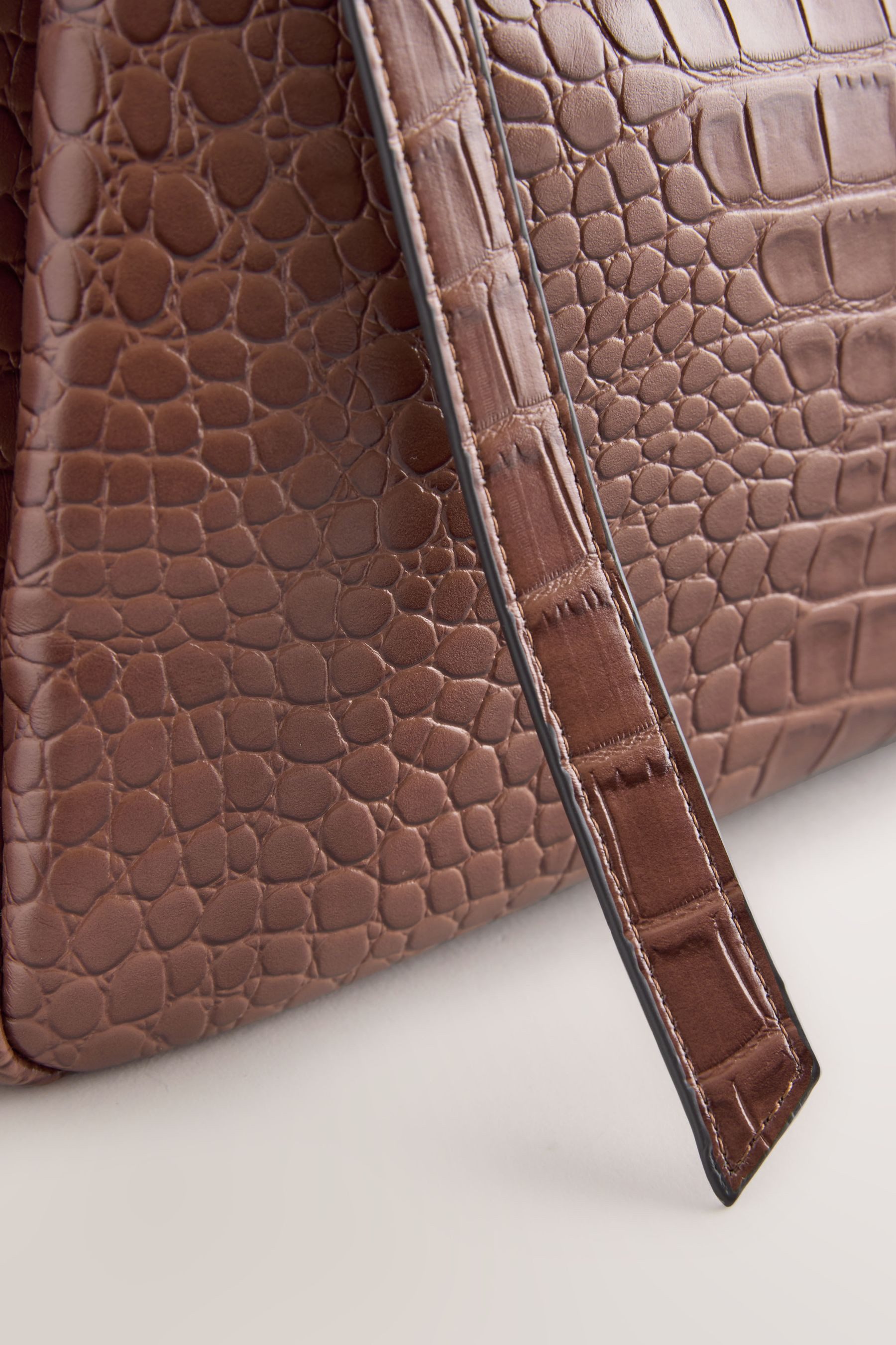 Next Schultertasche Kroko-Schultertasche mit Gürtel (1-tlg)