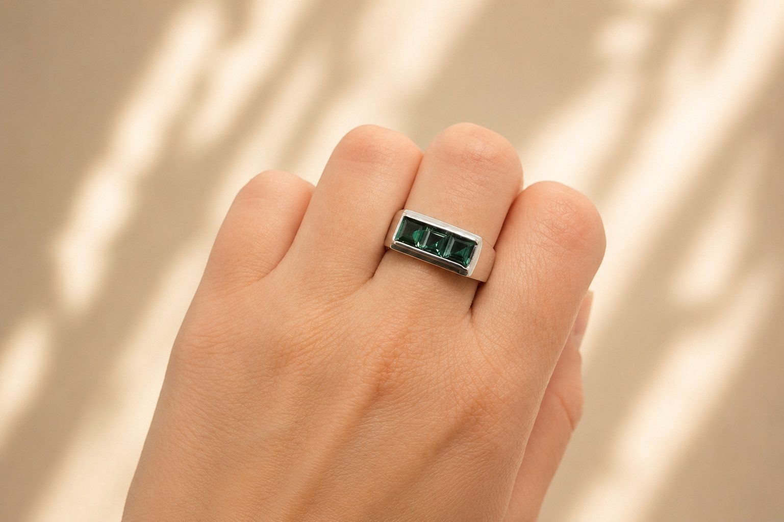 Sogni d'oro Fingerring "Turmalin-Trilogie" mit blau-grünem Turmalin, Weißgold 375