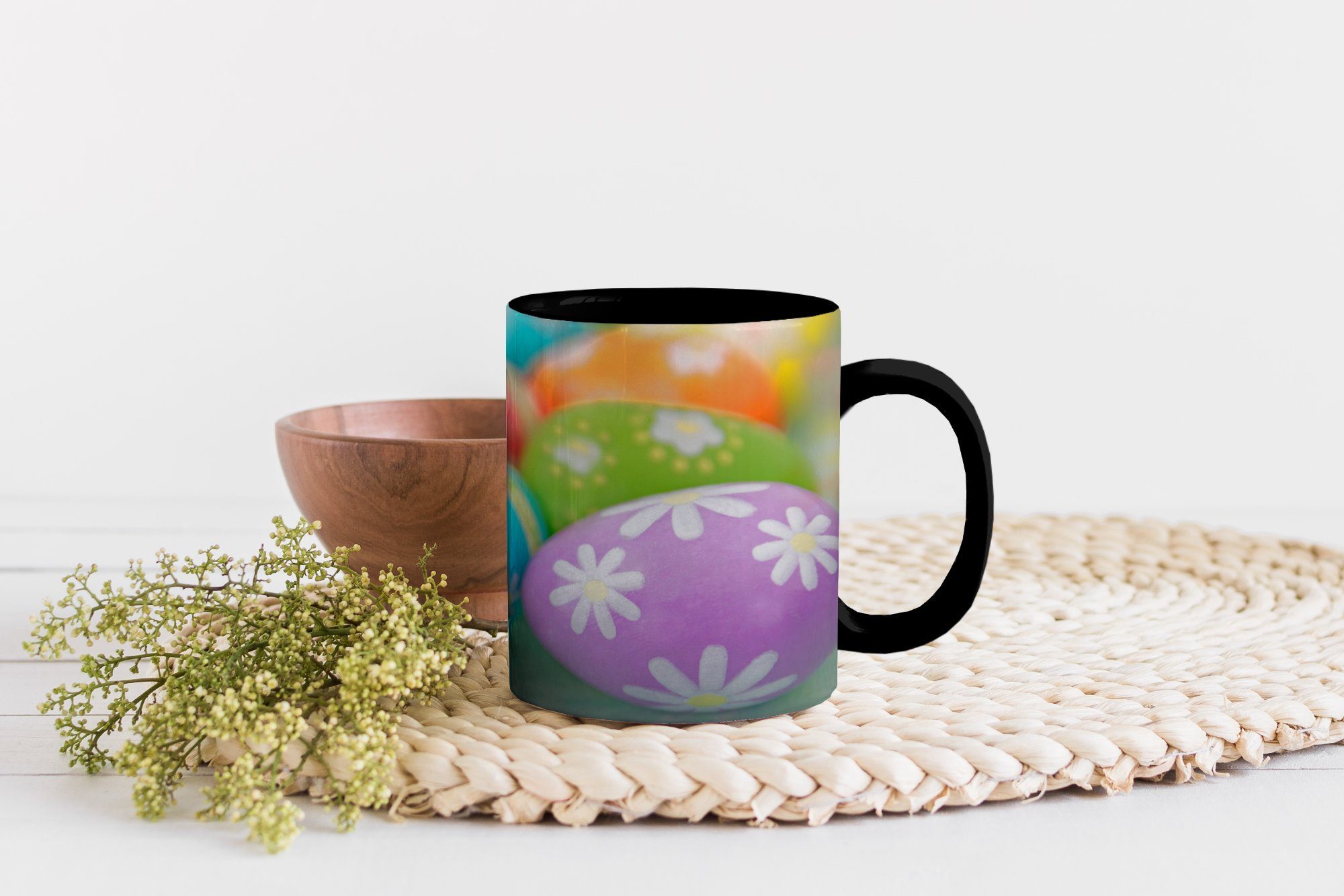 Kaffeetassen, einem Tasse Teetasse, Bunte Keramik, Geschenk Zaubertasse, MuchoWow Farbwechsel, auf Ostertisch, Ostereier