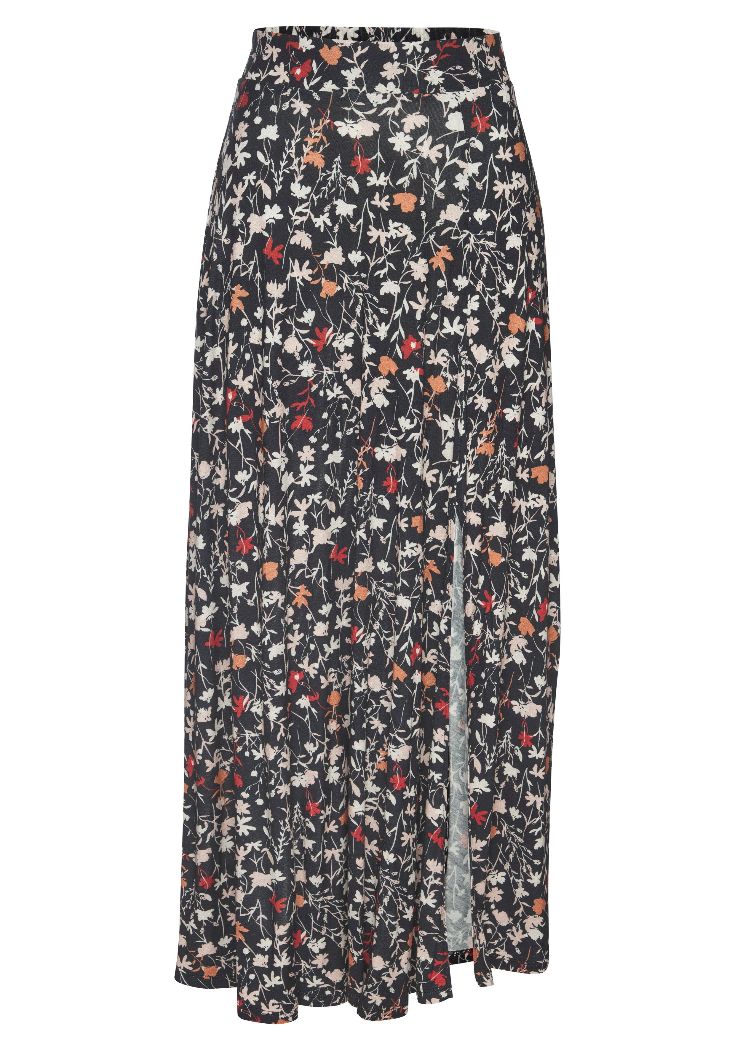 LASCANA Maxirock mit Schlitz vorne seitlich und Alloverdruck langer Sommerrock, luftiger Jerseyrock, bequemer Rock mit Gummibund. € 39,99