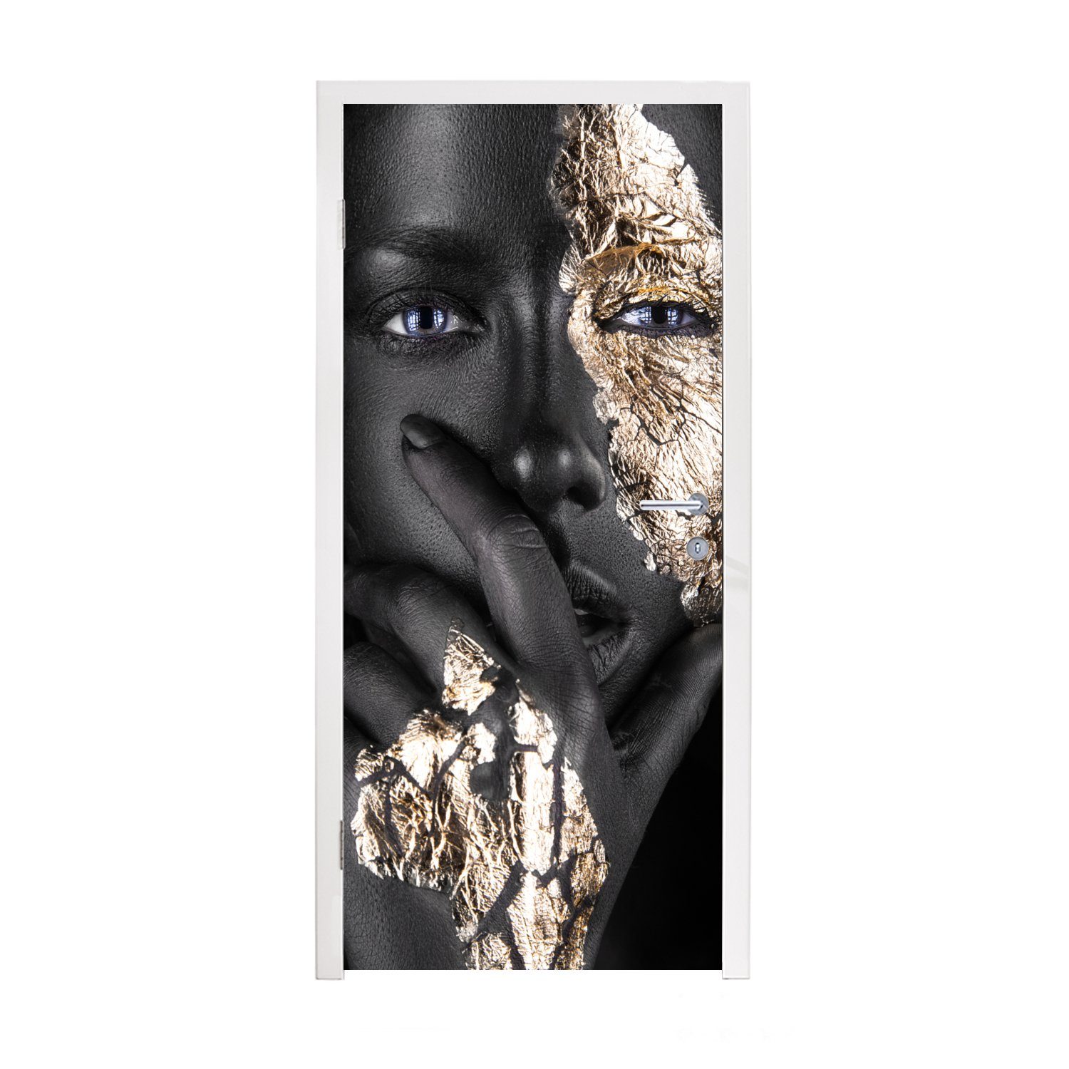 MuchoWow Türtapete Frau - Gold - Schwarz - Make-up - Luxus, Matt, bedruckt, (1 St), Selbstklebende Tapete, Folie für Möbel, 75x205 cm