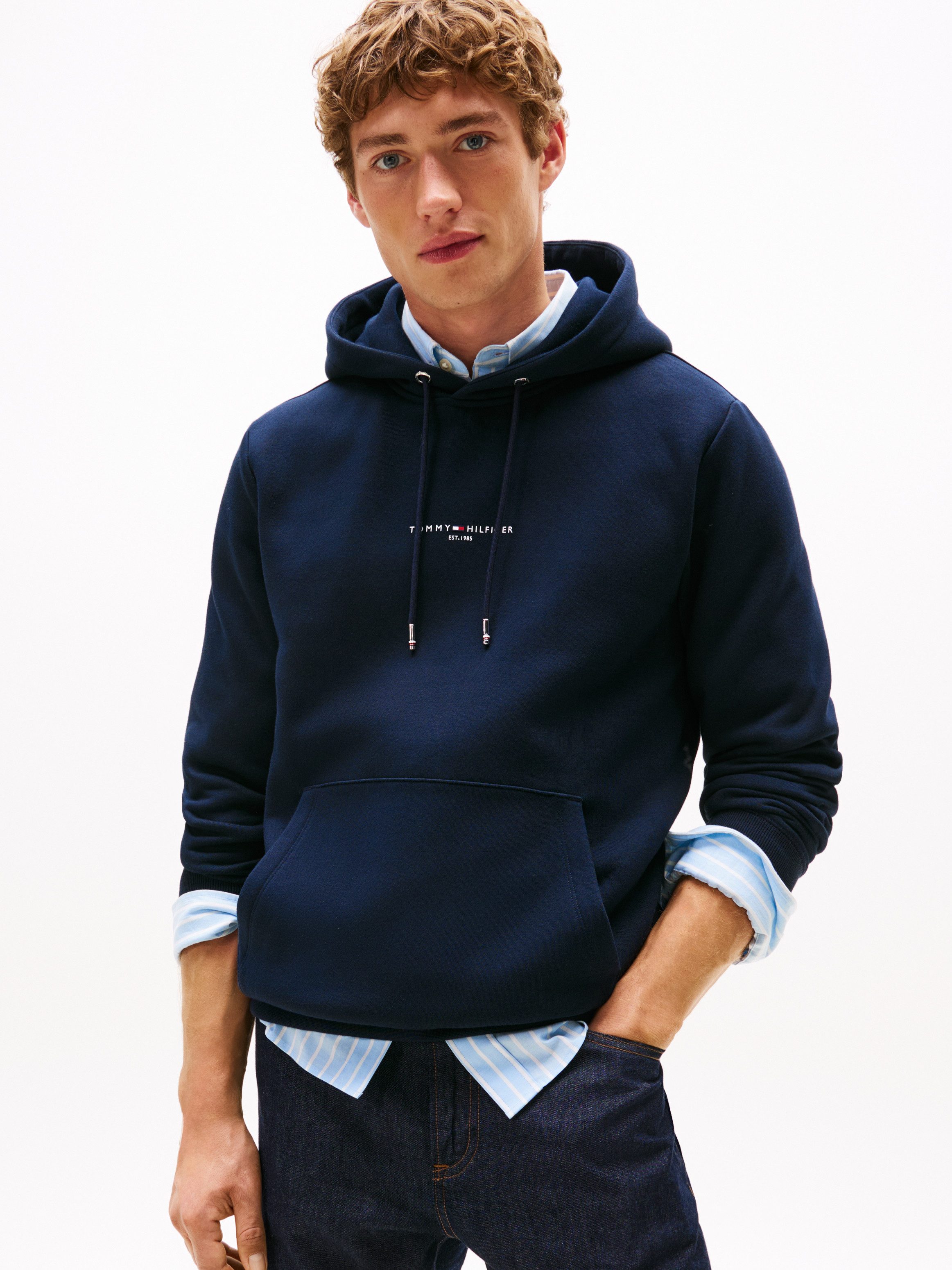 Tommy Hilfiger Hoodie TOMMY LOGO TIPPED HOODY Tommy-Tape innen am Ausschnitt, Flag-Stickerei am Ärmel
