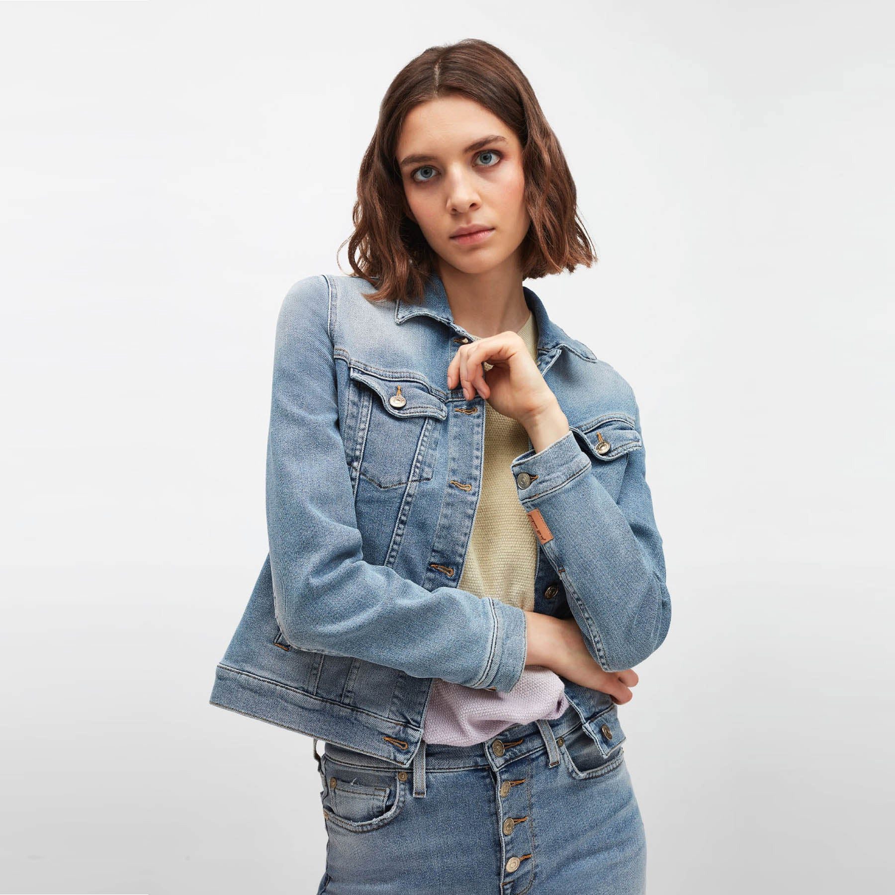 SEVEN FOR ALL MANKIND 5-Pocket-Jeans SEVEN FOR ALL MANKIND Jeansjacke MODERN TRUCKER - Light Blue