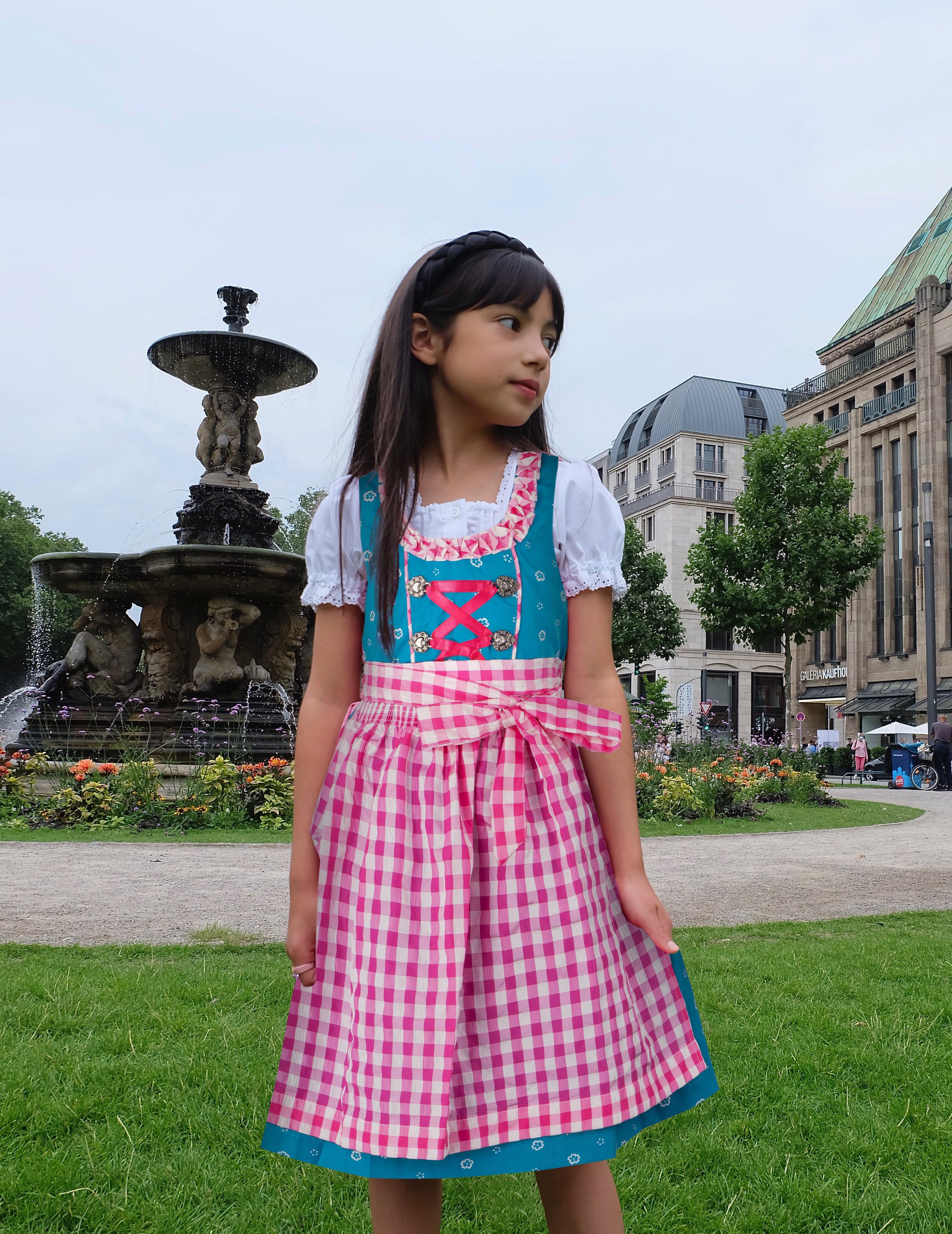 Ramona Lippert Dirndl Kinderdirndl Luna türkis pink Trachtenkleid Mädchen mit Bluse