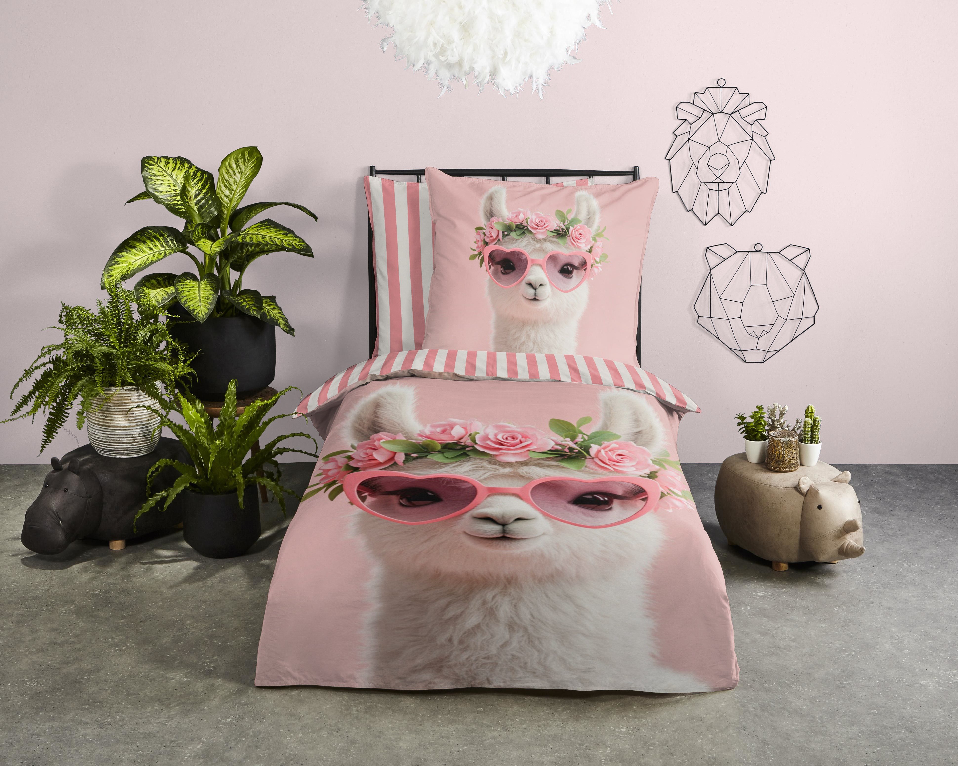 PURE luxury collection Kinderbettwäsche Moni, Microfaser, 2 teilig, Mikrofaser, 135x200, 2 Teilig, Wendeoptik, Kind, Mädchen, Lama, Rosa