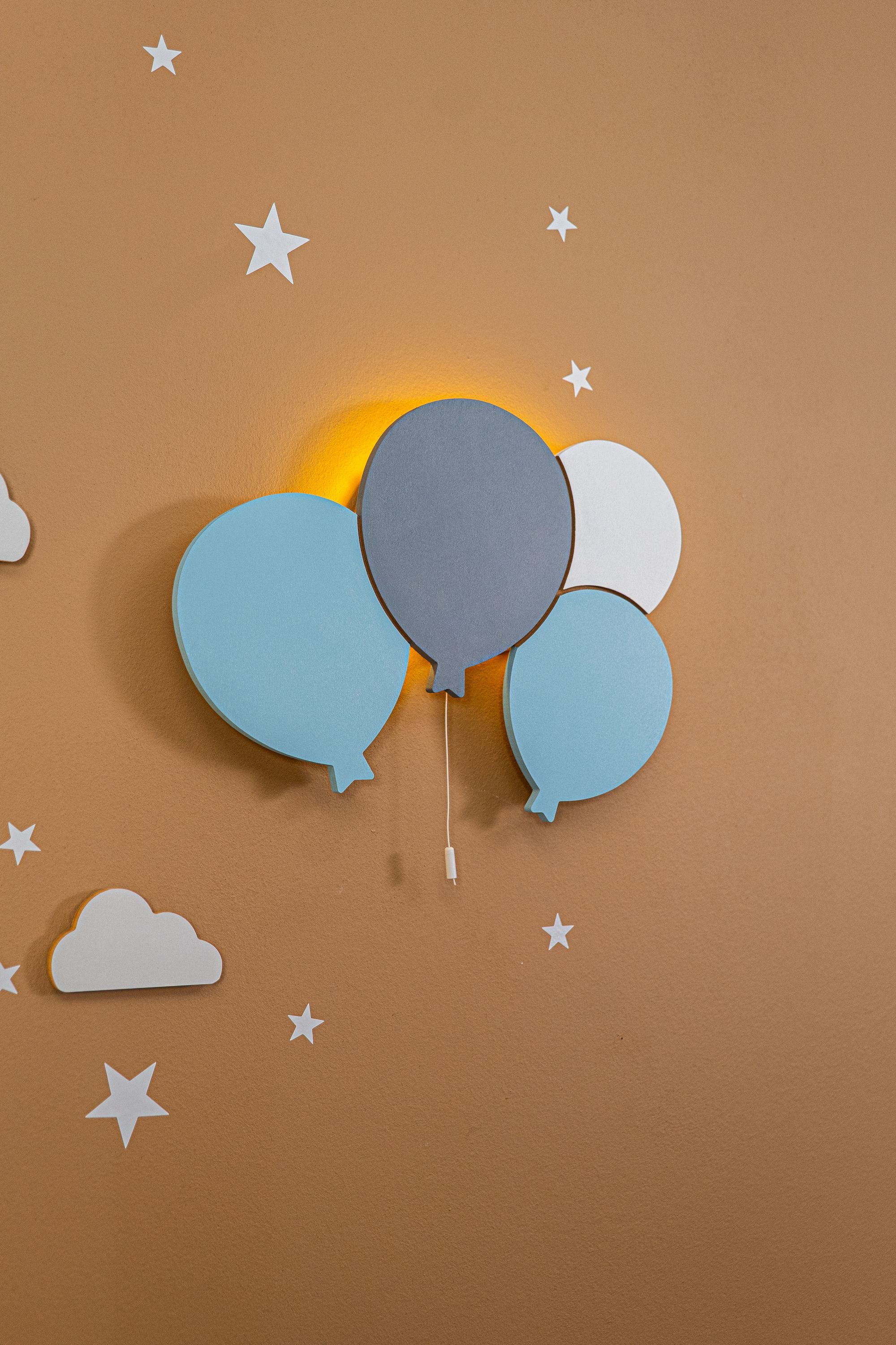 COZYCOLLECTIONS LED Wandleuchte LED-Wandnachtlicht Blaue Ballons in Holzoptik, LED, Warmweiß, Montessori-Design: ruhige Formen, warmes LED, kabellos