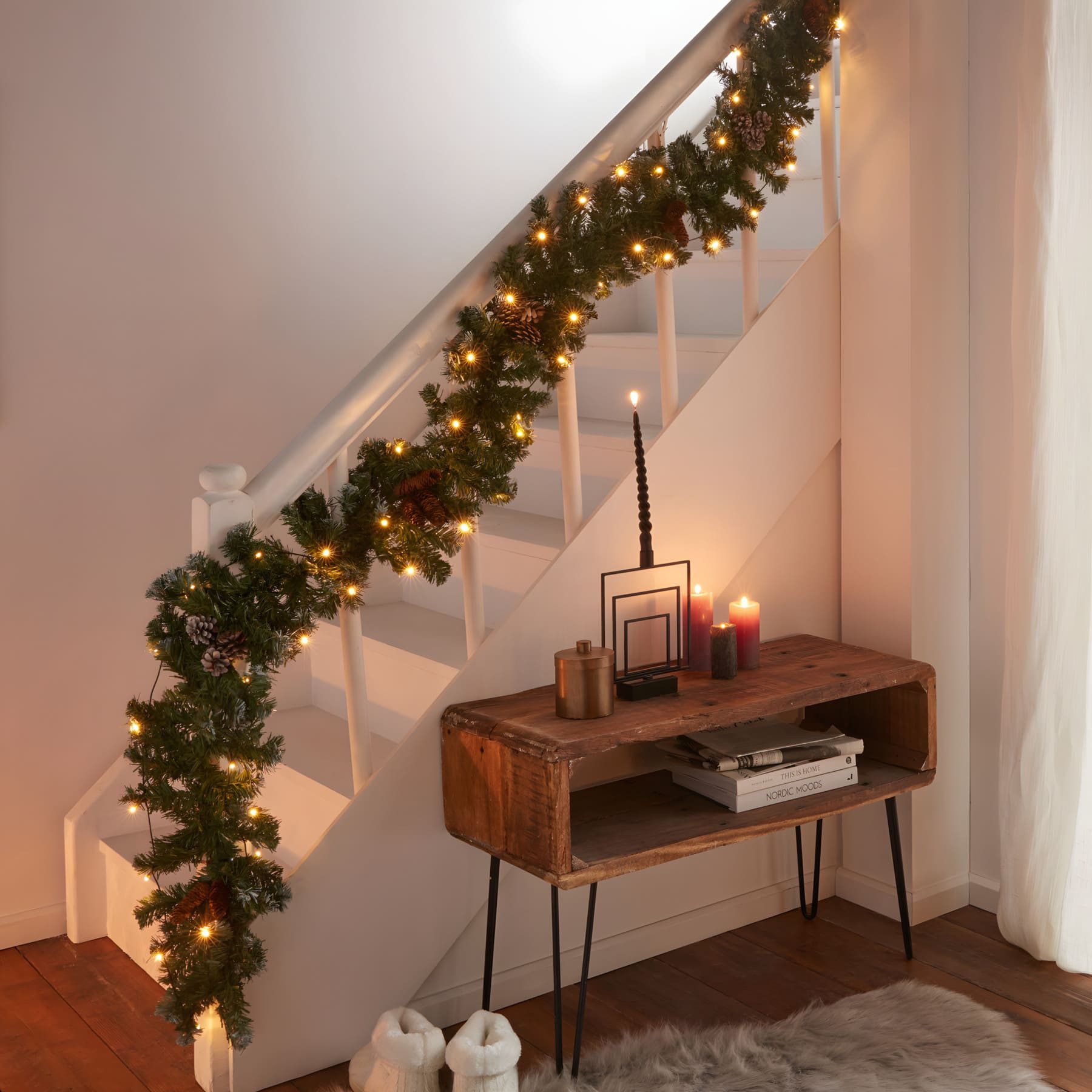 Frank Flechtwaren LED-Girlande "Winterwald" 270 cm, Tannengirlande mit Lichterkette + Tannenzapfen, Weihnachtsdeko