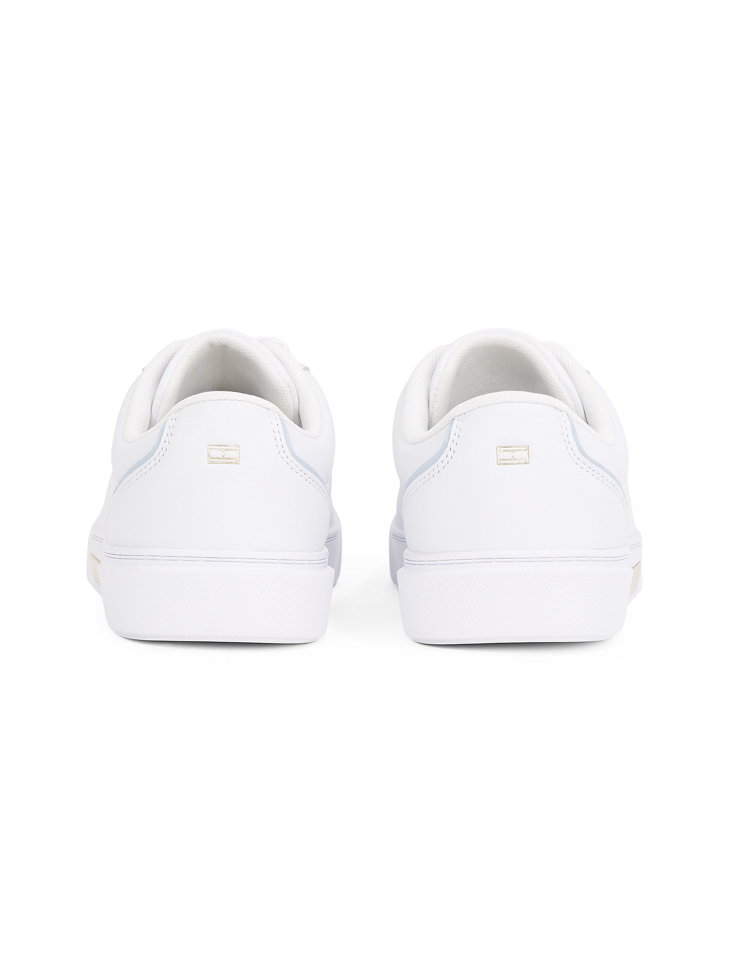 Tommy Hilfiger CHIC COURT SNEAKER Plateausneaker, Freizeitschuh, Halbschuh, Schnürschuh, goldfarbenes Schmuckelement