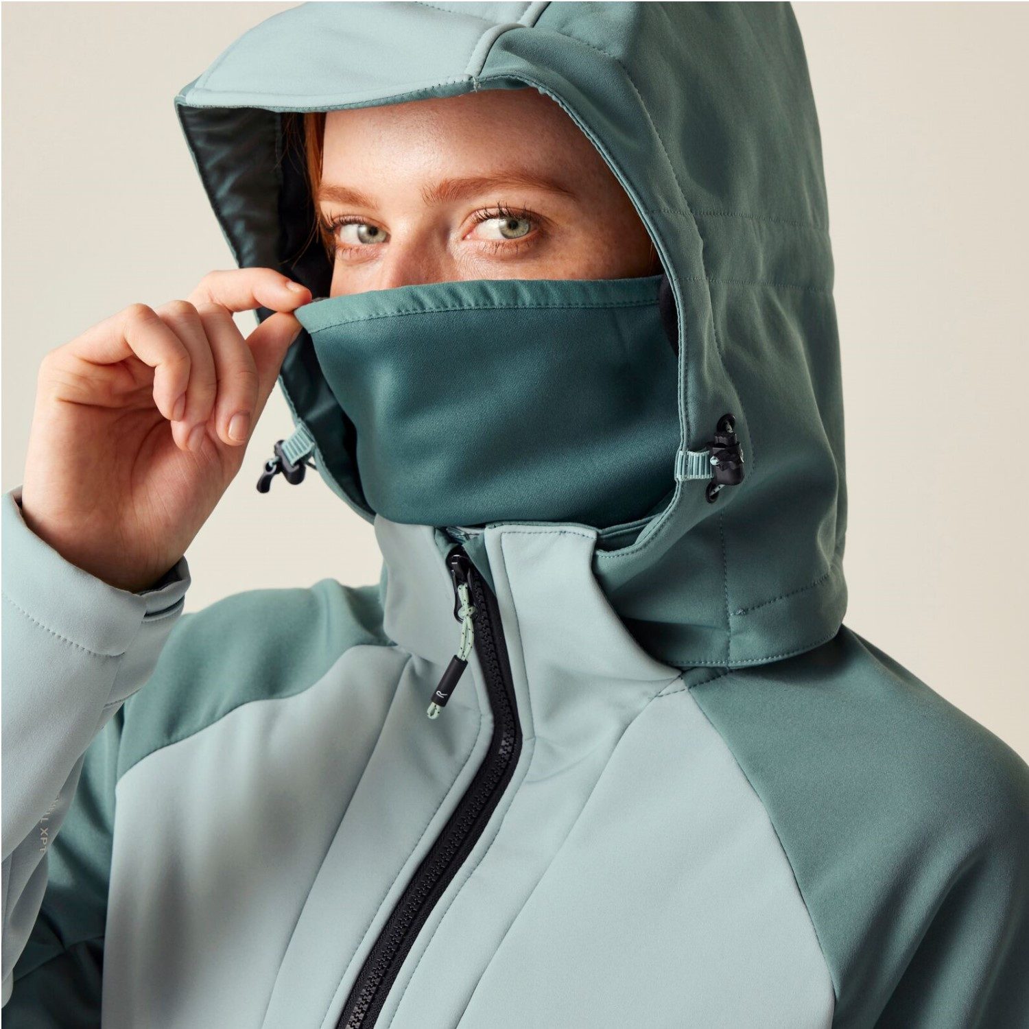 Regatta Softshelljacke Desoto mit Kapuze und Unterarmbelüftung