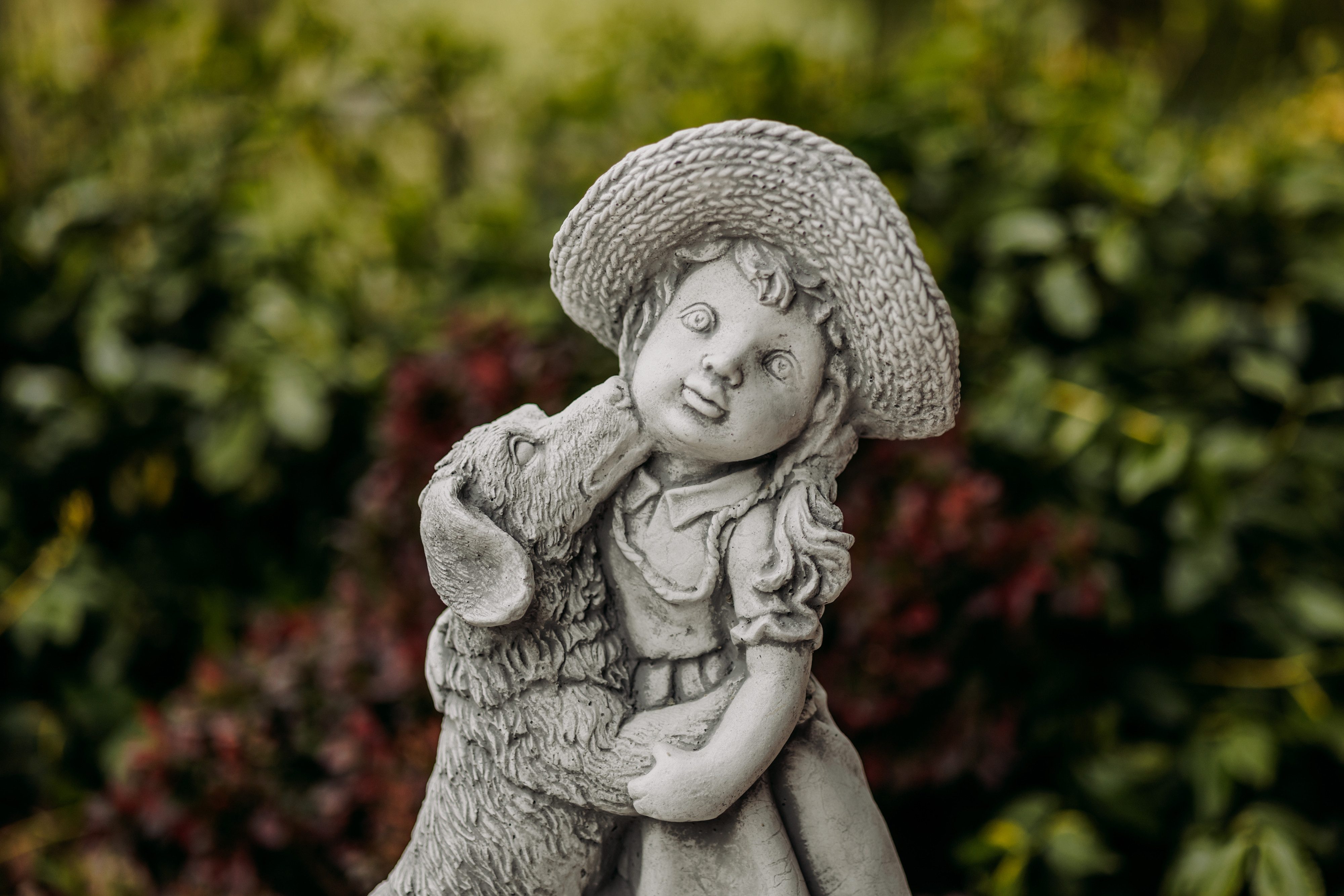 gartendekoparadies.de Gartenfigur Mädchen mit Hund, Steinfigur, H. 47 cm, 13 kg, Frostsicher